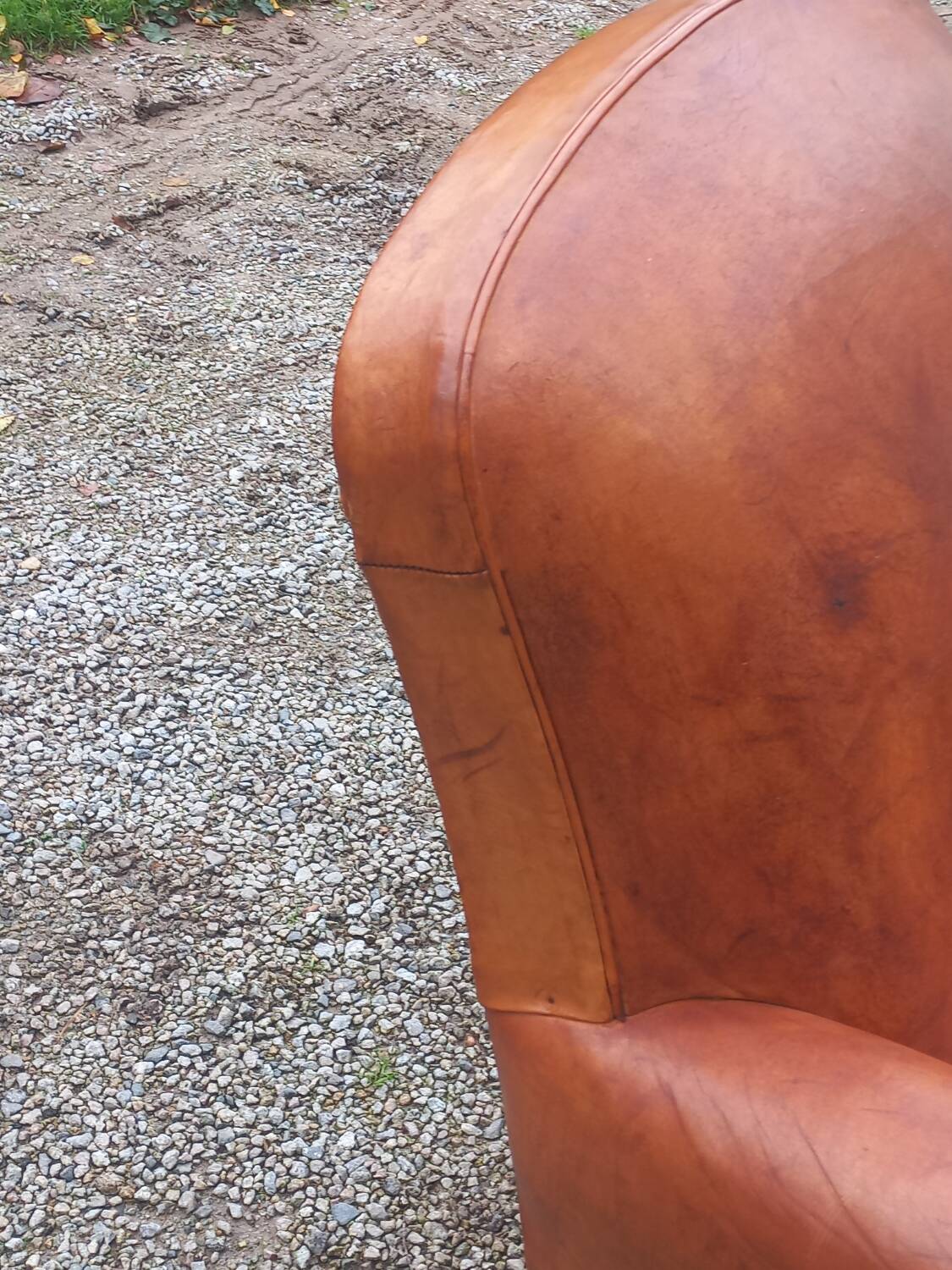 Art deco leather club chair from the 1930s