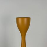 Grand Bougeoir en bois laqué jaune orangé