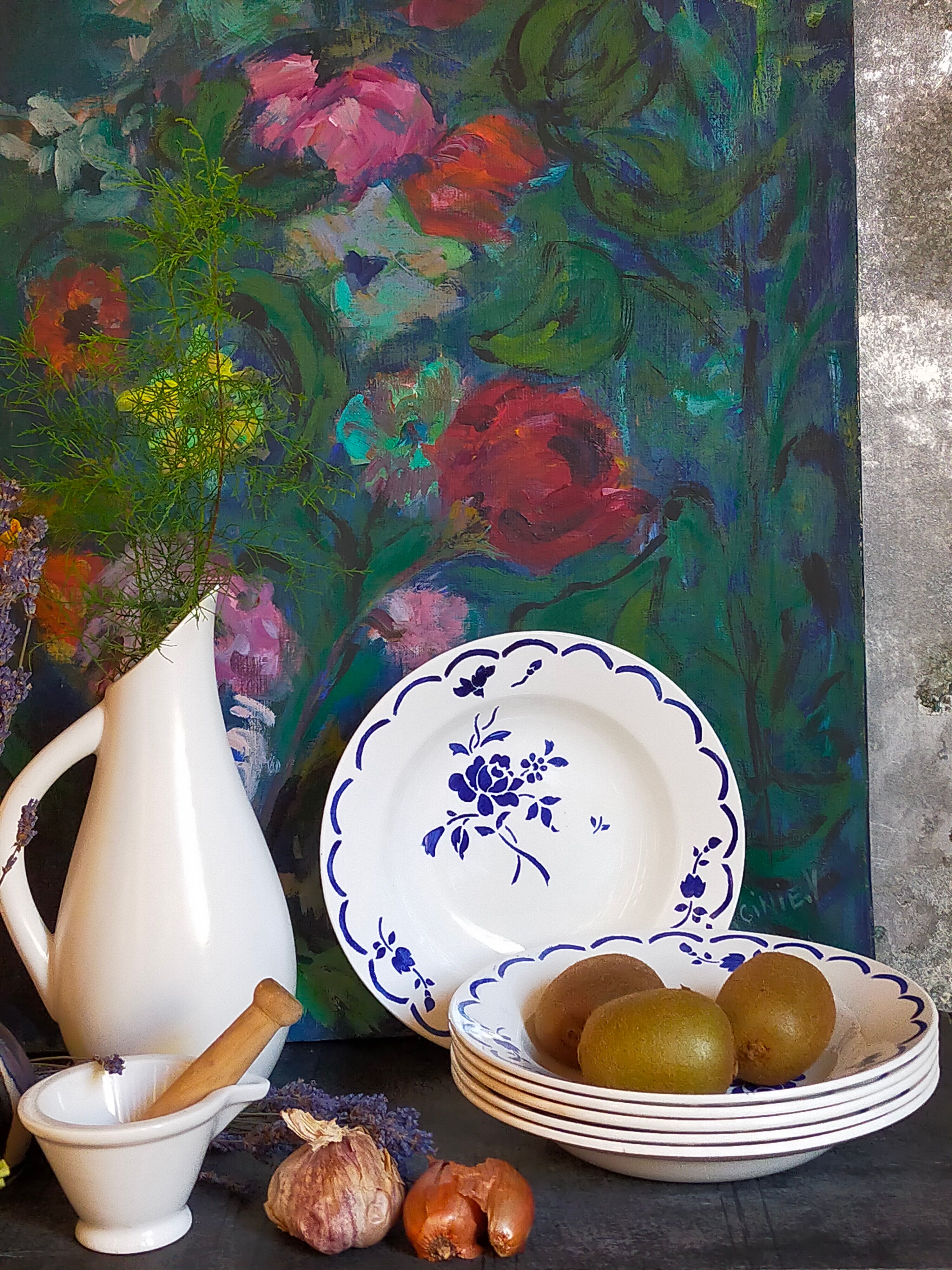 Six "grandma" plates of gien with blue flowers