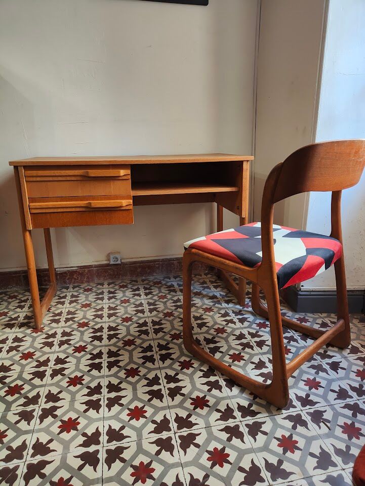 Vintage sled foot desk