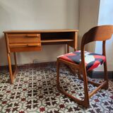 Vintage sled foot desk