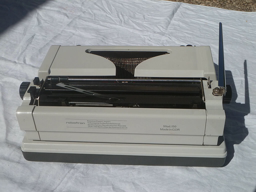 Erika 150 typewriter