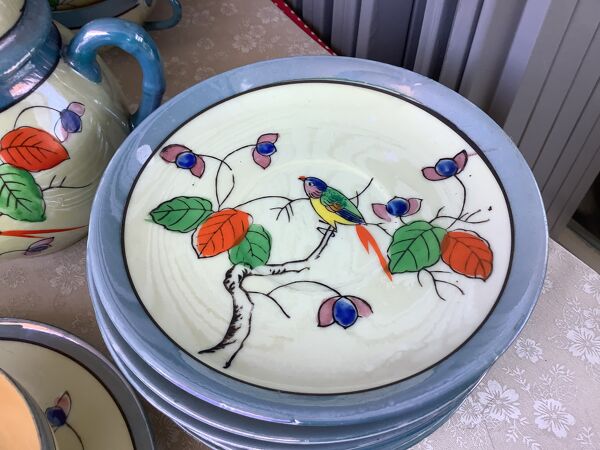 Tasses japonaises en porcelaine coquille d'œuf irisées - Peintes à la mains