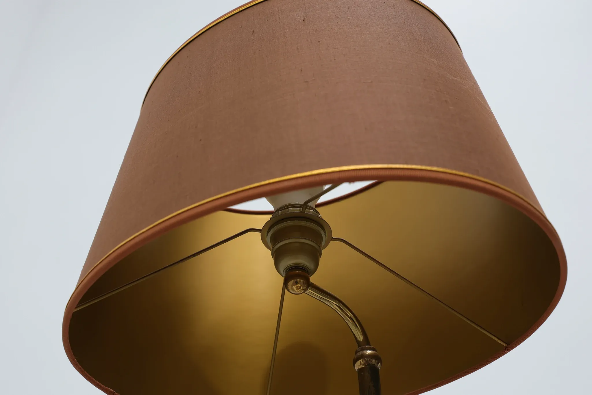 Hollywood Regency Brass Cobra Table Lamp with Brown Shade, France, 1970s