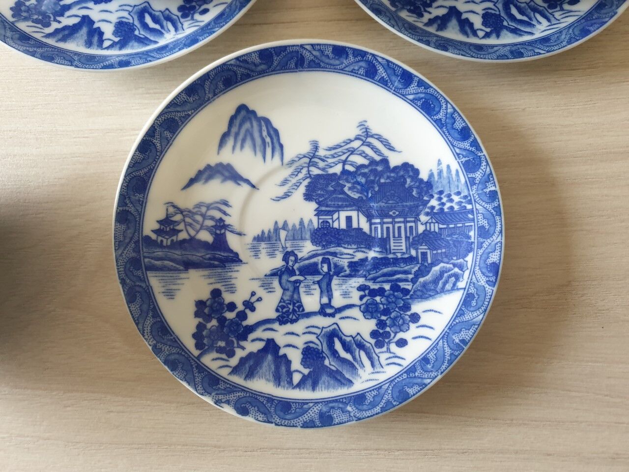 Set of 6 porcelain cups