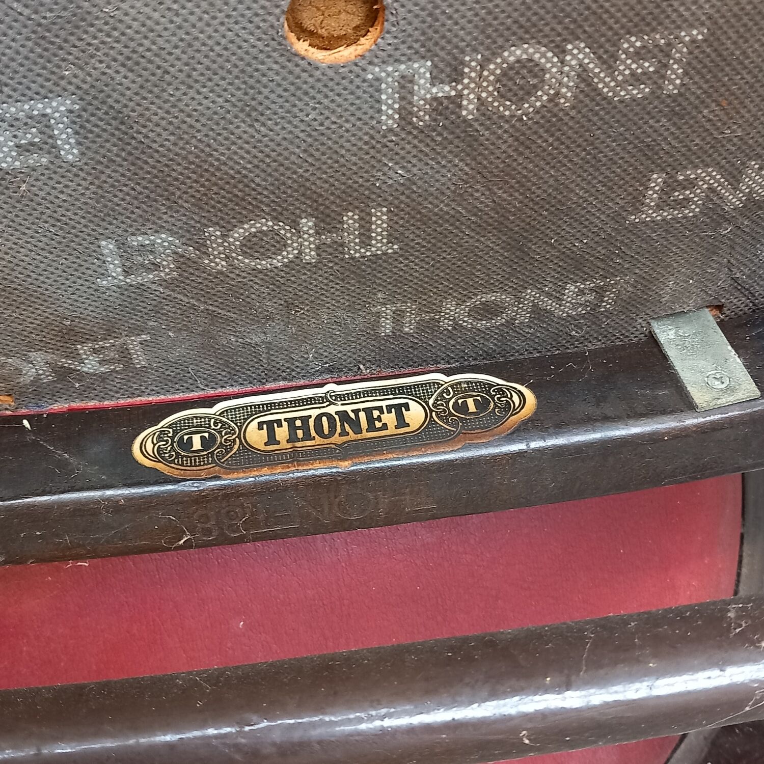 Chaises Thonet 214