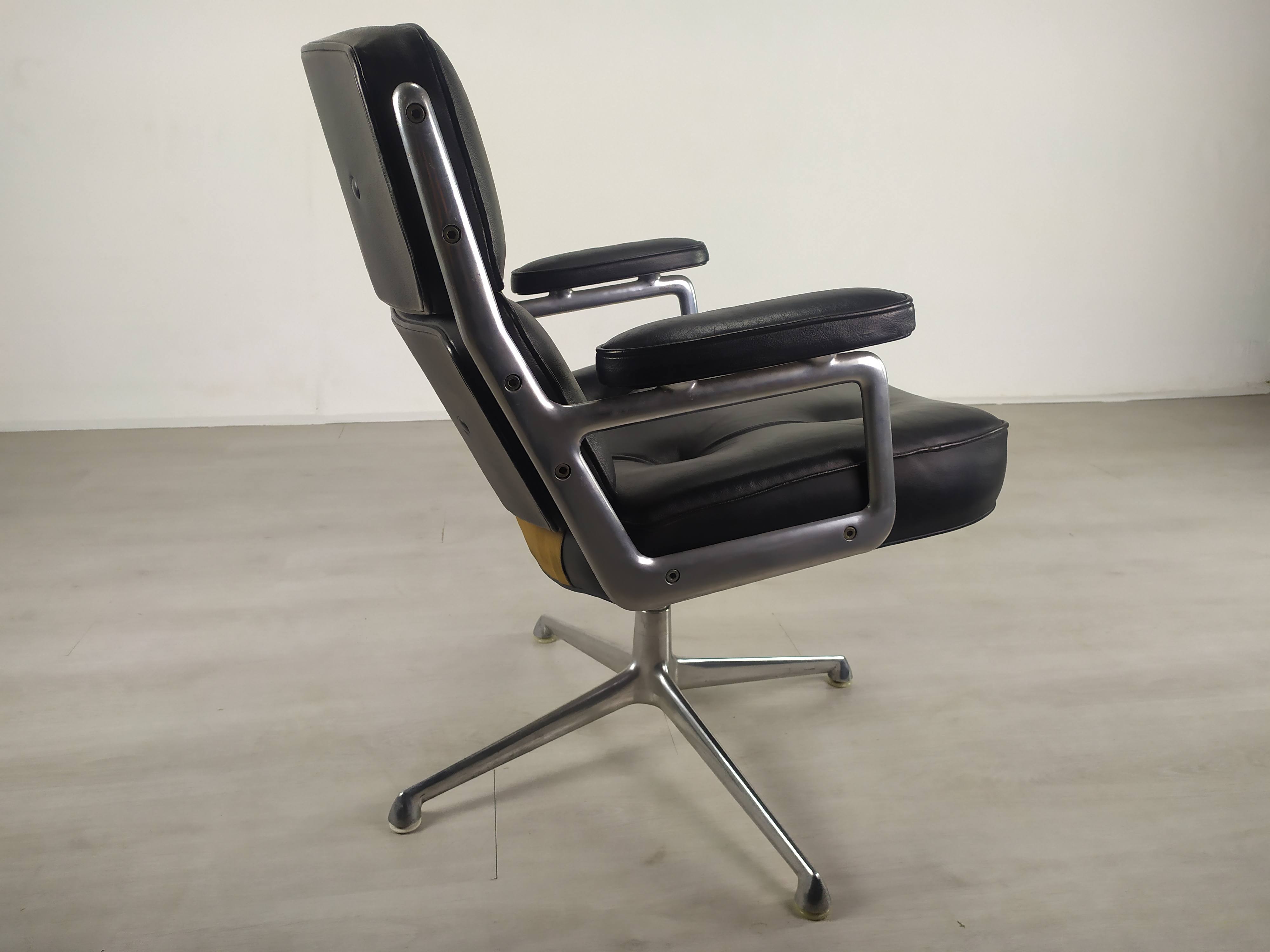 Eames leather lobby chair