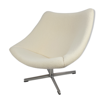 Oyster Chair with cross base by Pierre Paulin for Artifort, 1965