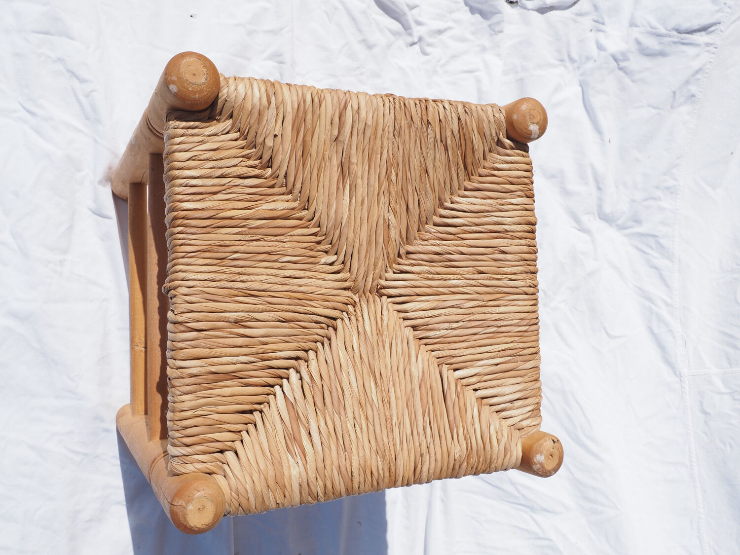 Low stool in wood and straw