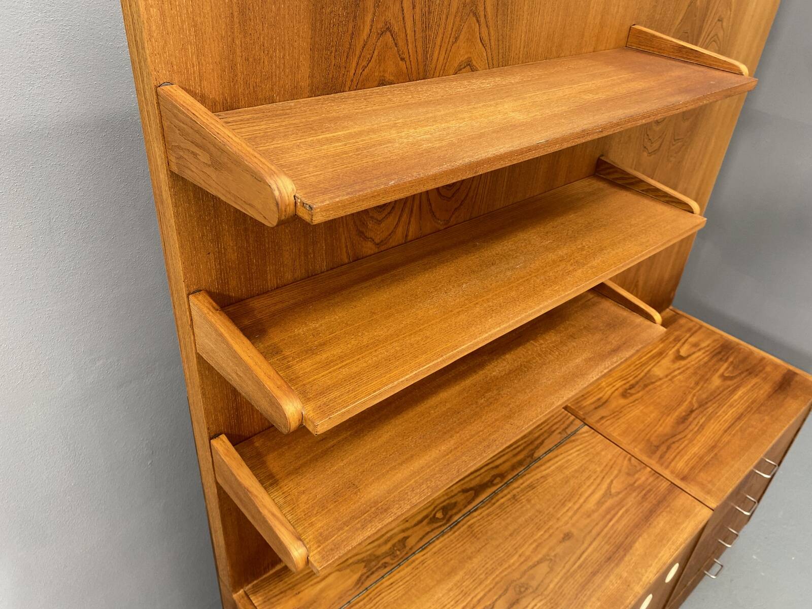 Système d'étagères murales du milieu du siècle par Český nábytek, 1960, Tchécoslovaquie