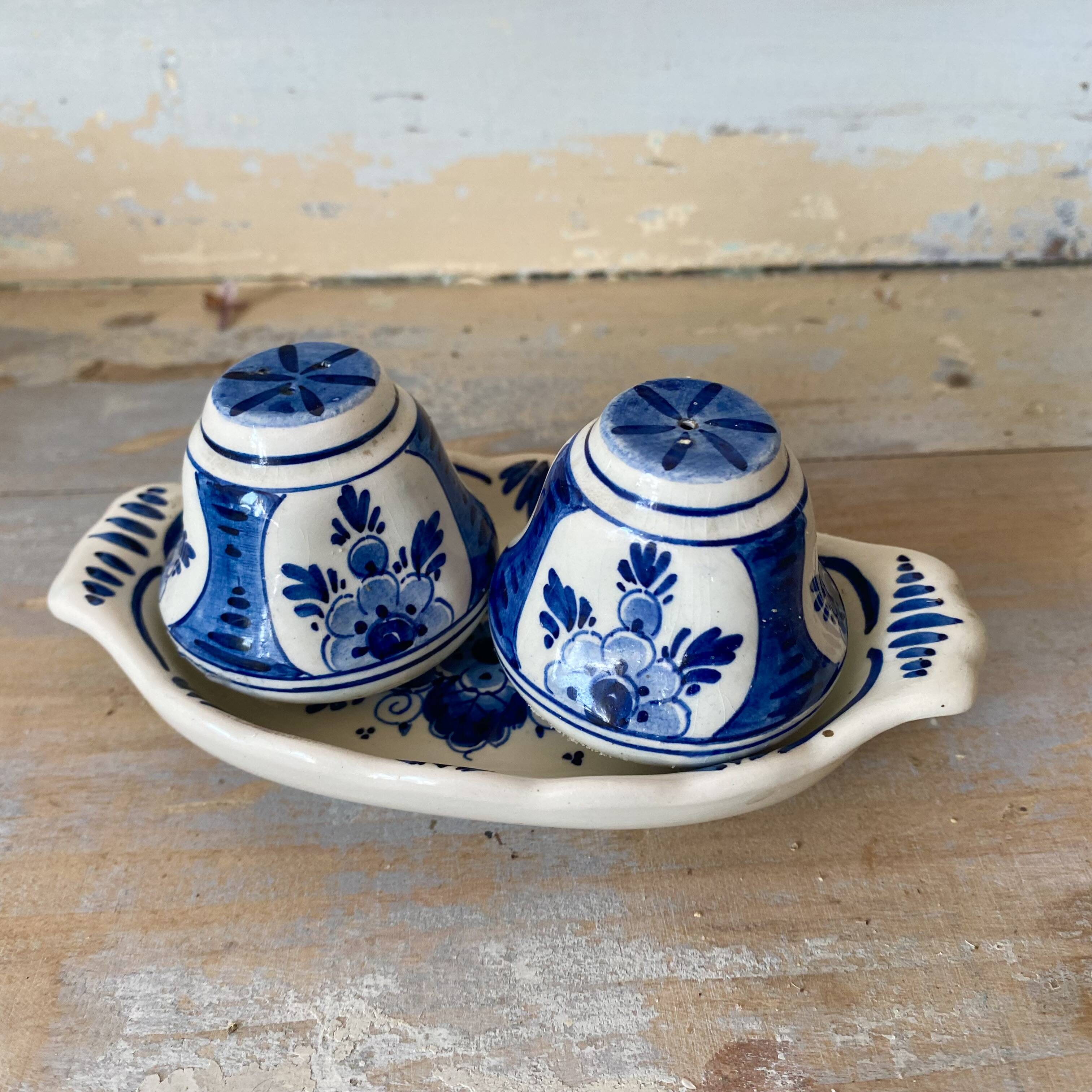 Delft Holland salt and pepper shaker