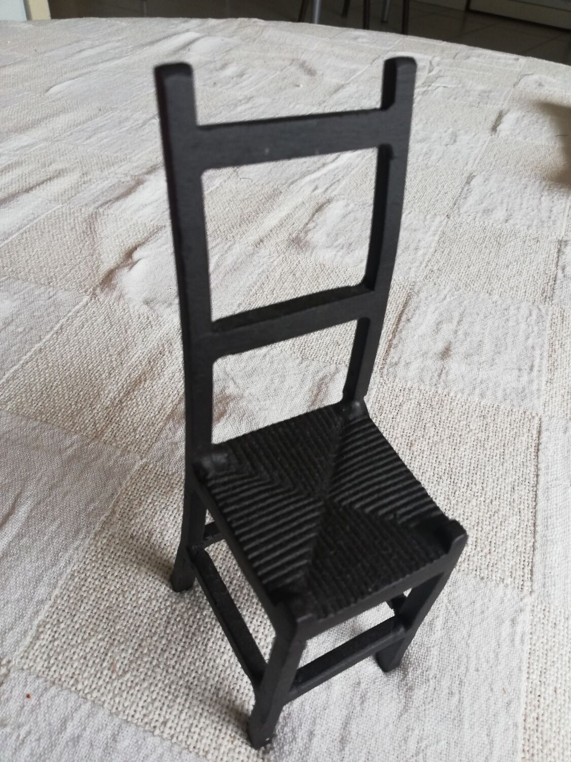 Chaise miniature fer forgé