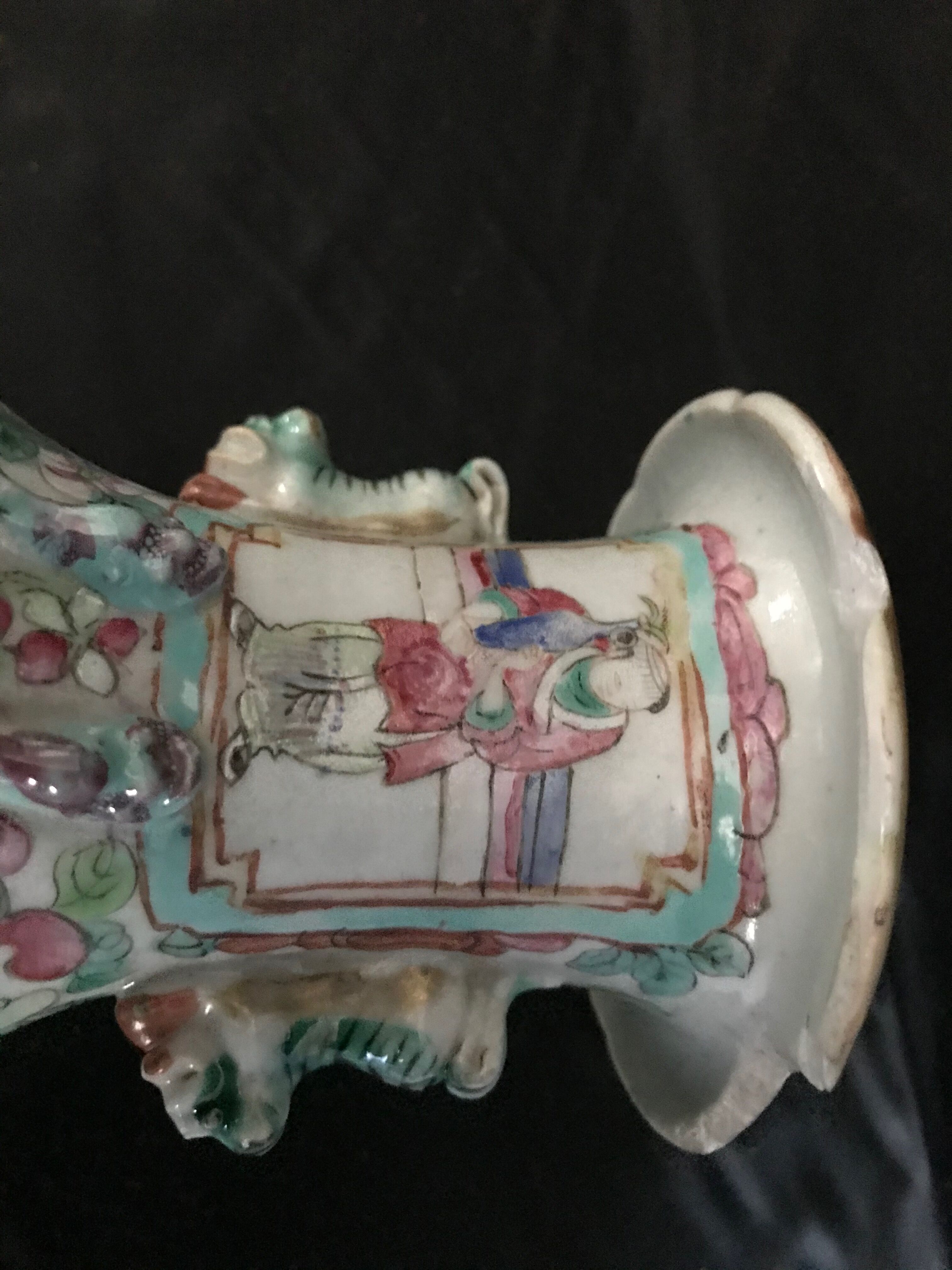 Vase - Canton - Porcelain - Family Scene - China - 19th Century