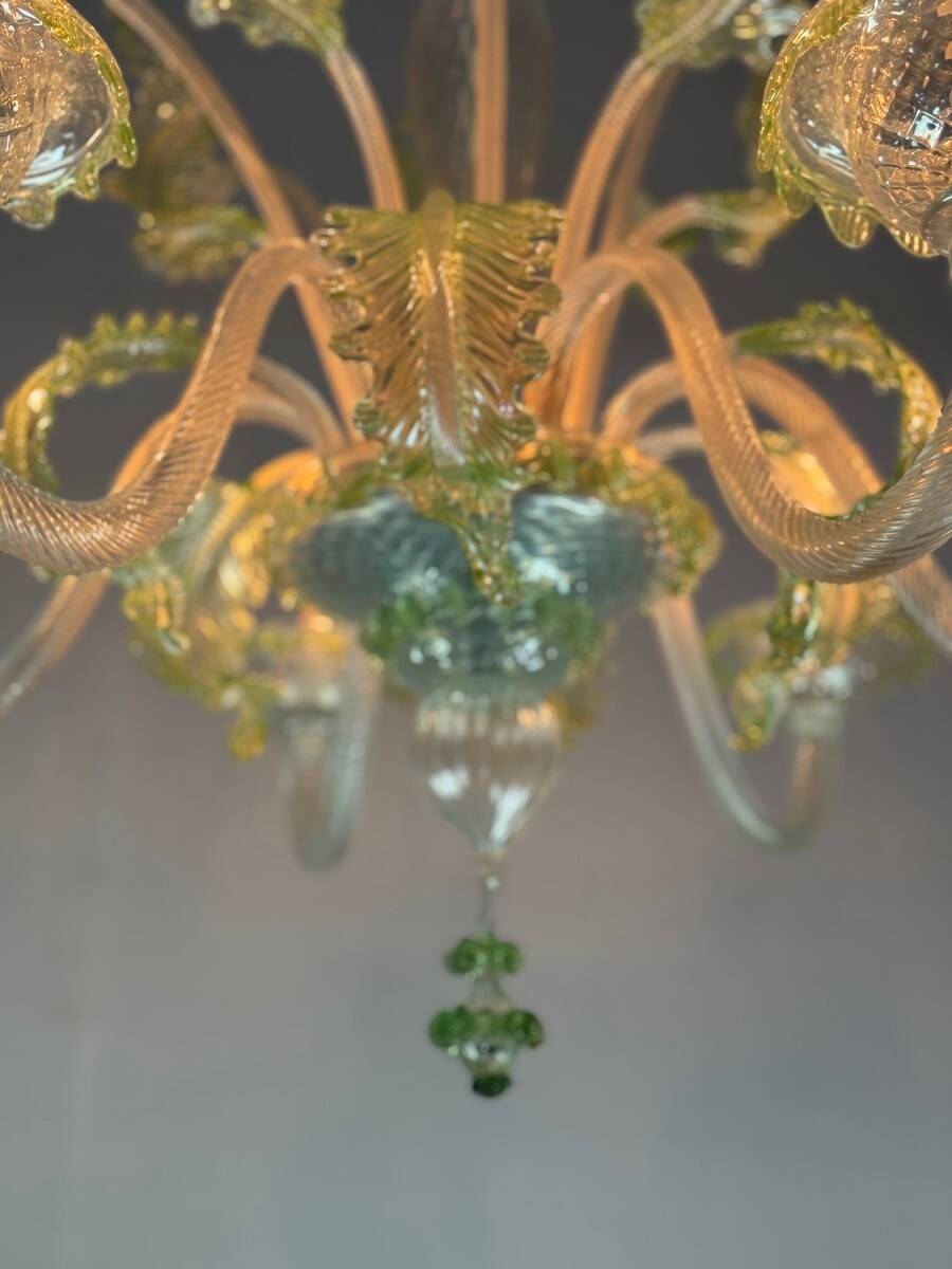 Venetian chandelier in colorless and green Murano glass, 6 light arms circa 1940