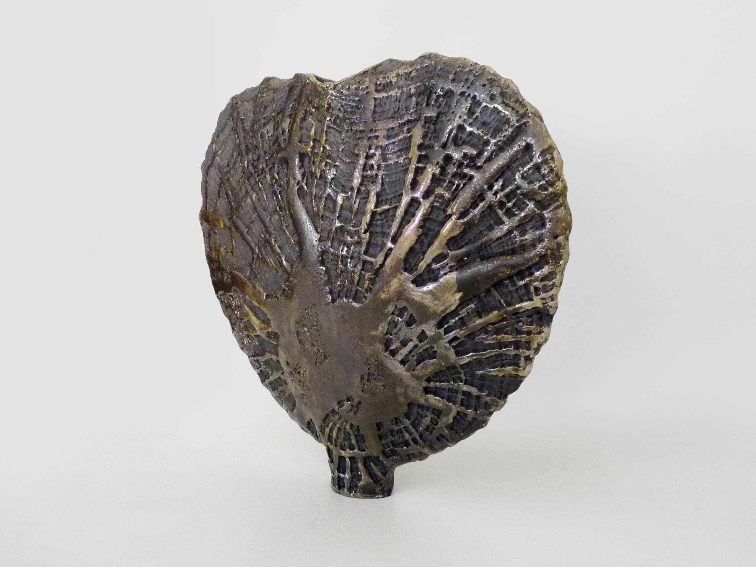 Large vintage ceramic heart-shaped vase signed 80s 35X38 cm