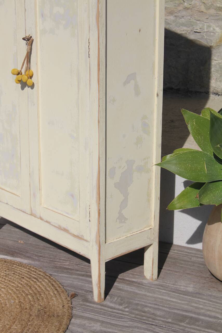 Small Parisian wardrobe