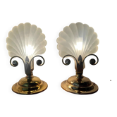 Paire de lampes coquillage Deknudt en verre satiné et métal doré – Belgique, années 1970