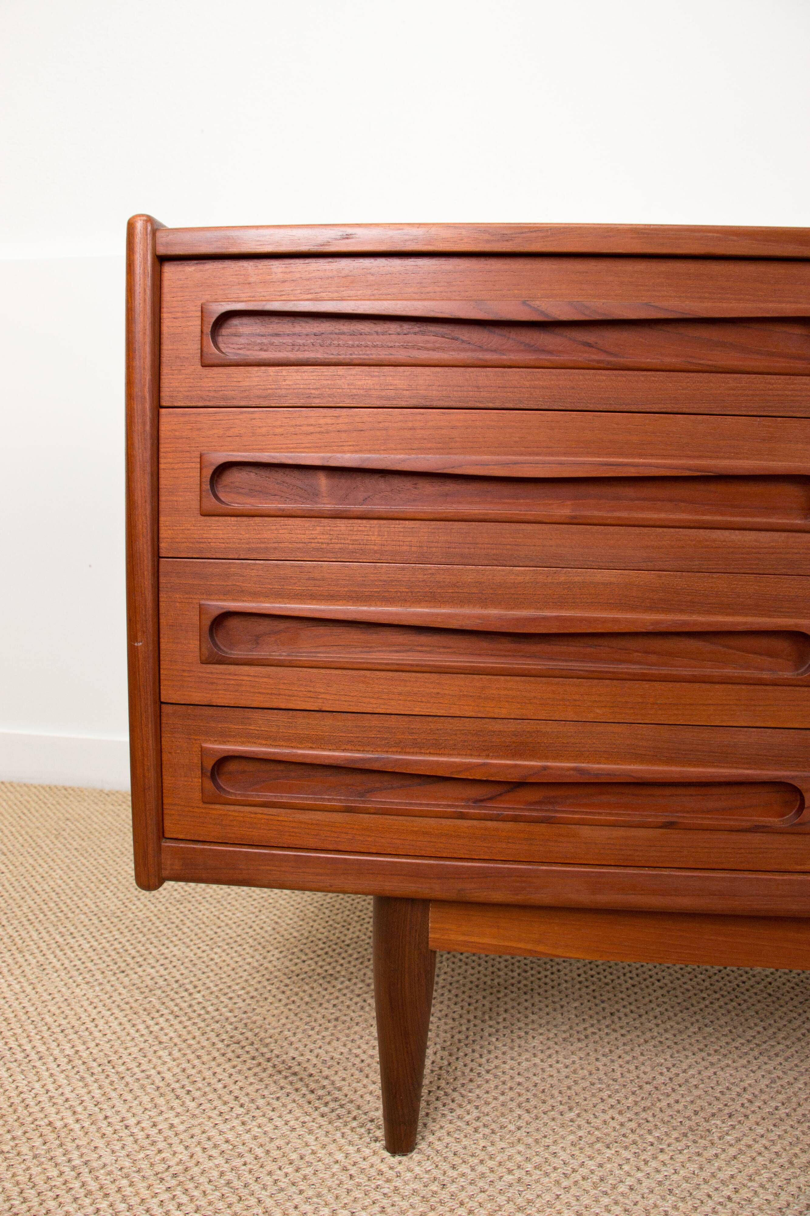 Danish teak sideboard 200 cm, model 31b, by Johannes Andersen 1960.