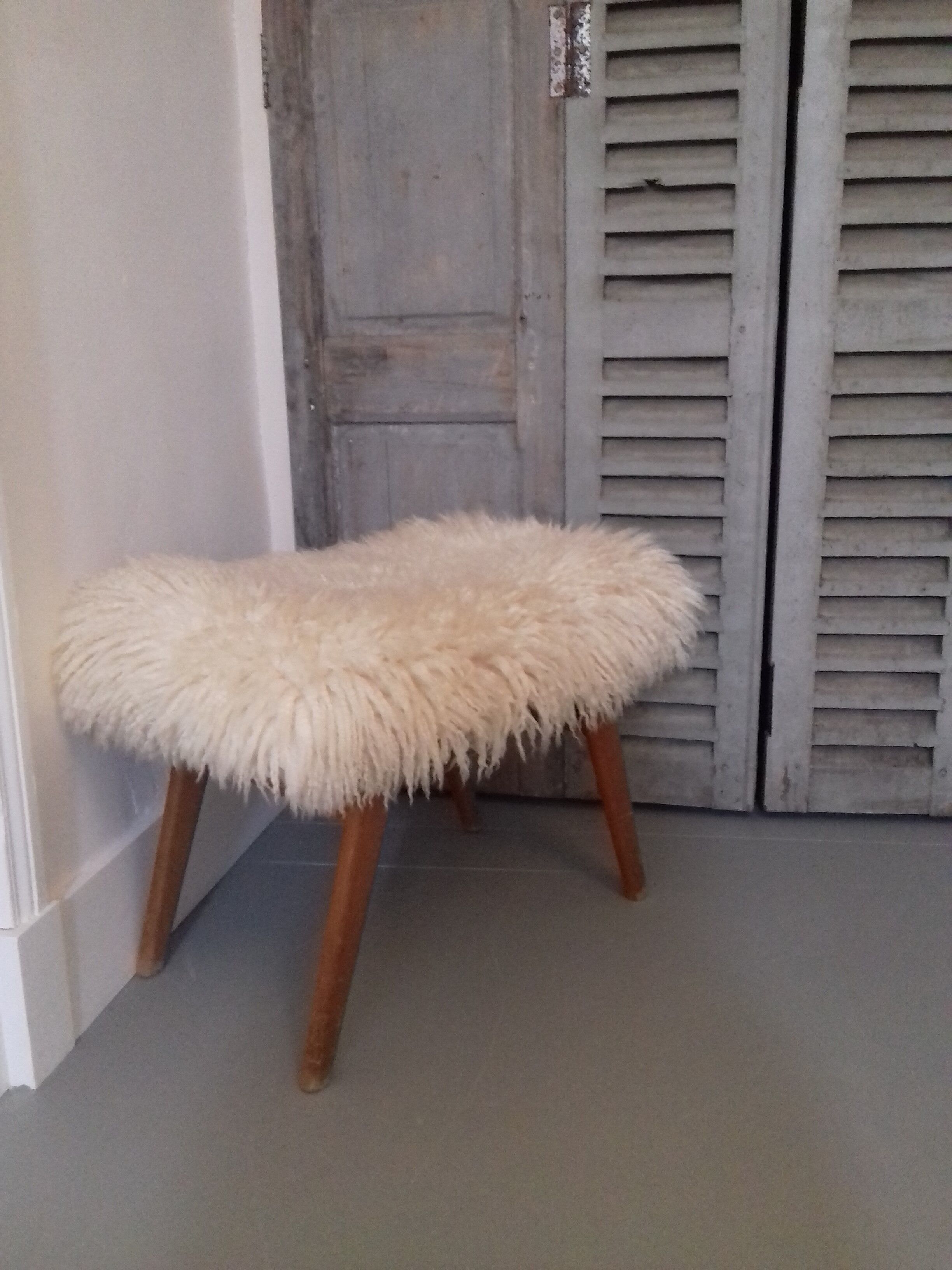 Footrest sheepskin