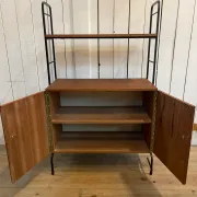 Small piece of furniture on legs