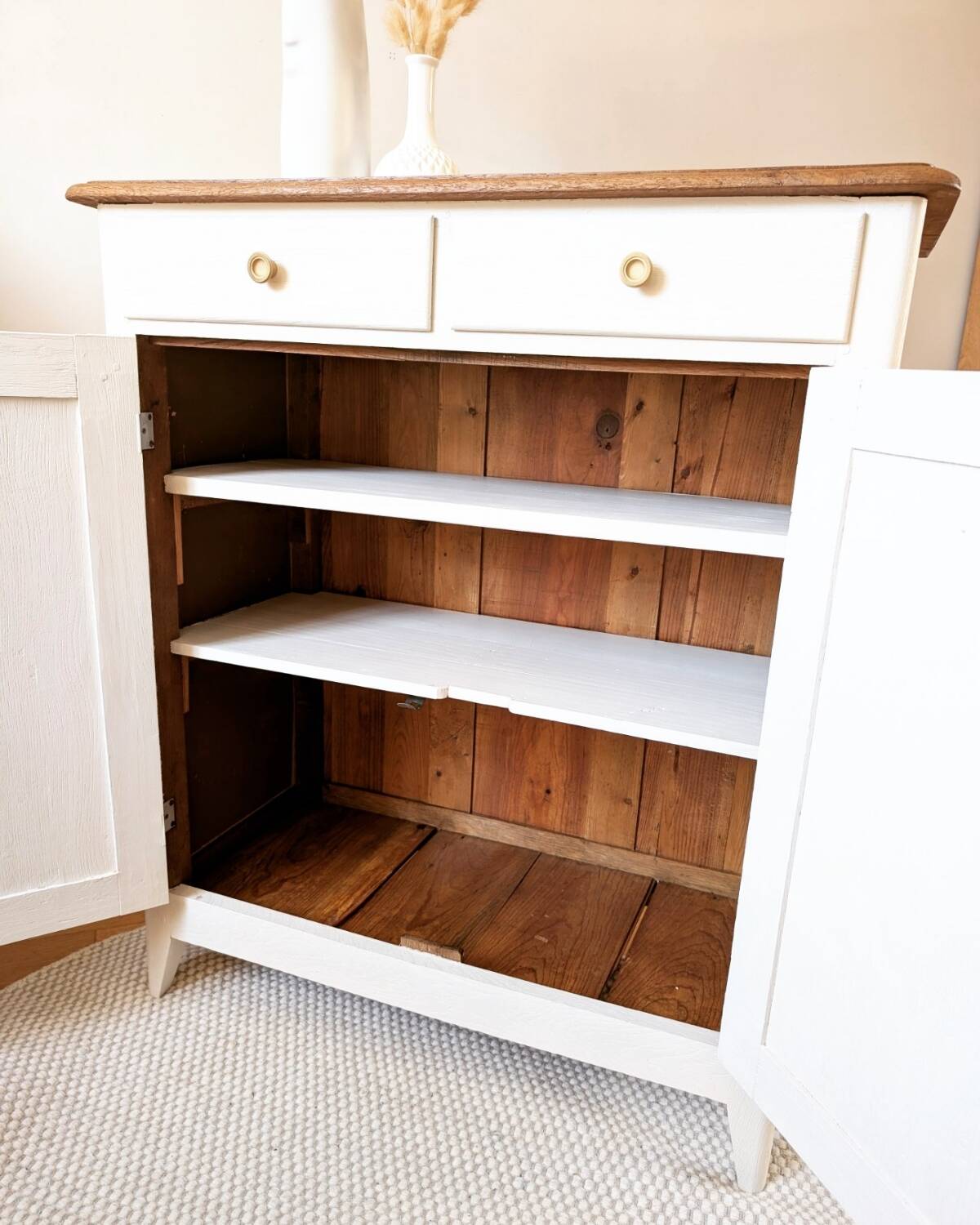 Retro chic Parisian buffet