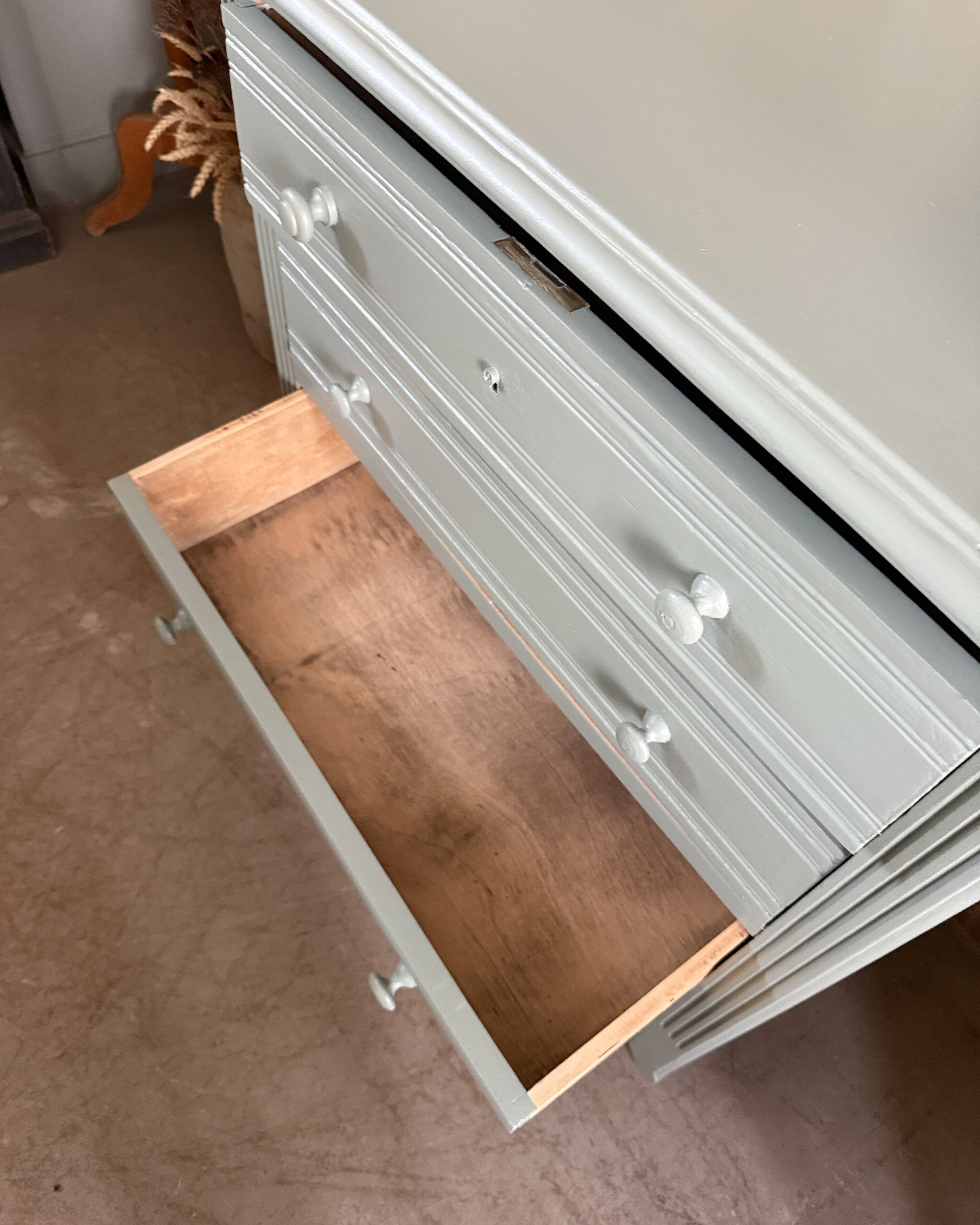 Commode de style Art Déco verte (rénovée)