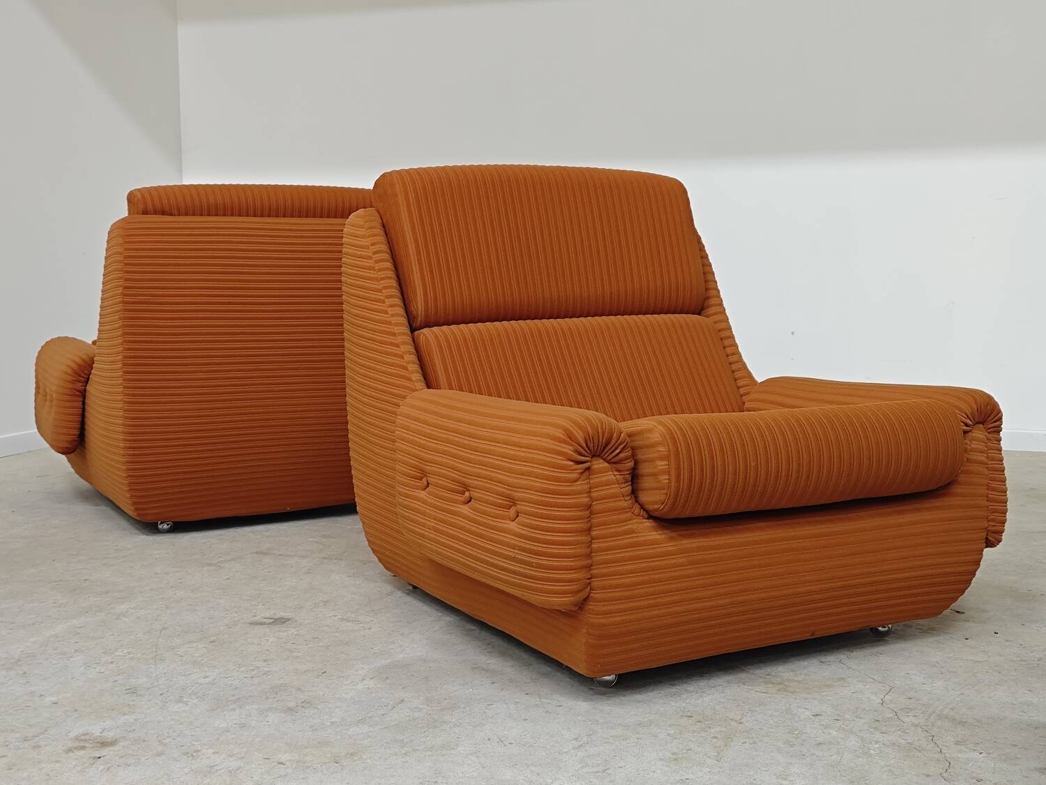 Paire de fauteuils Atlantis Orange République Tchèque 1970