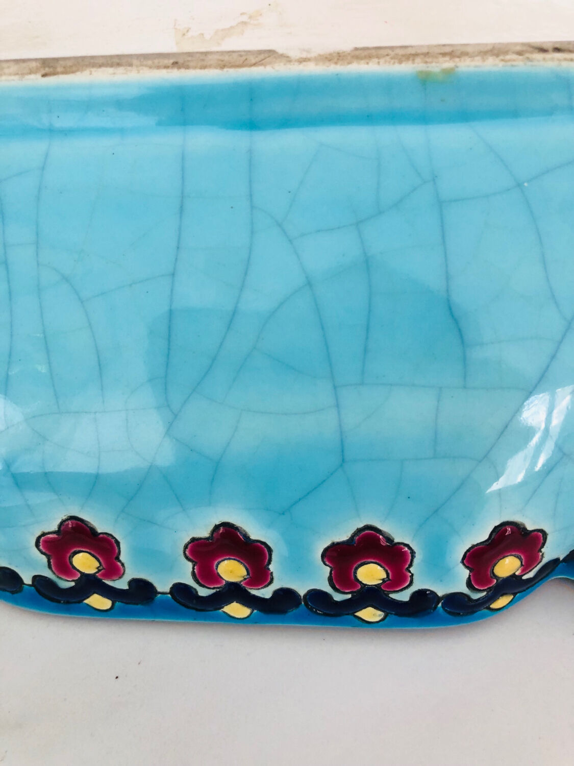 Flat square cut in Longwy enamels