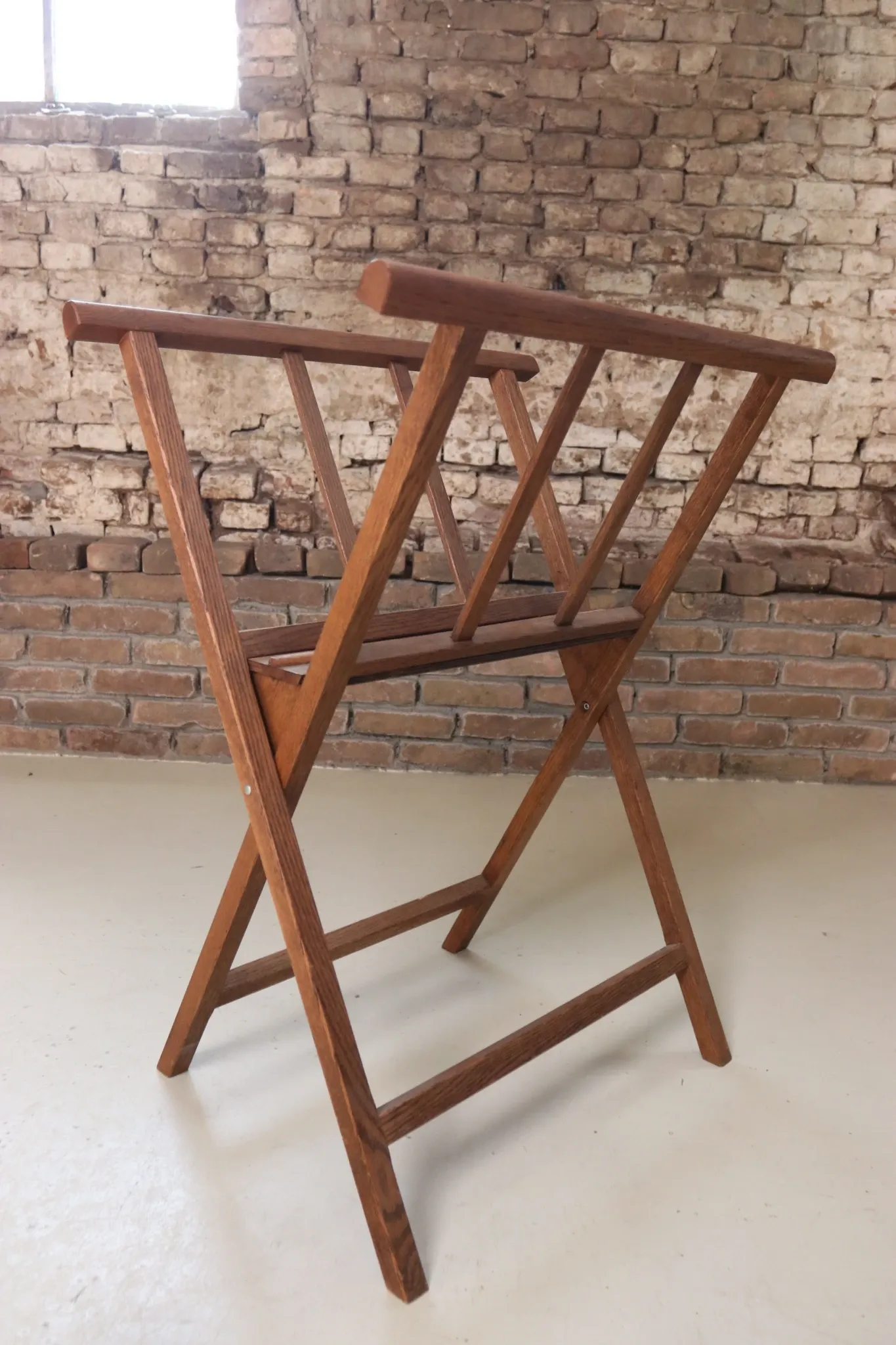 Folding oak magazine rack with slats – vintage magazine stand, mid-20th c.