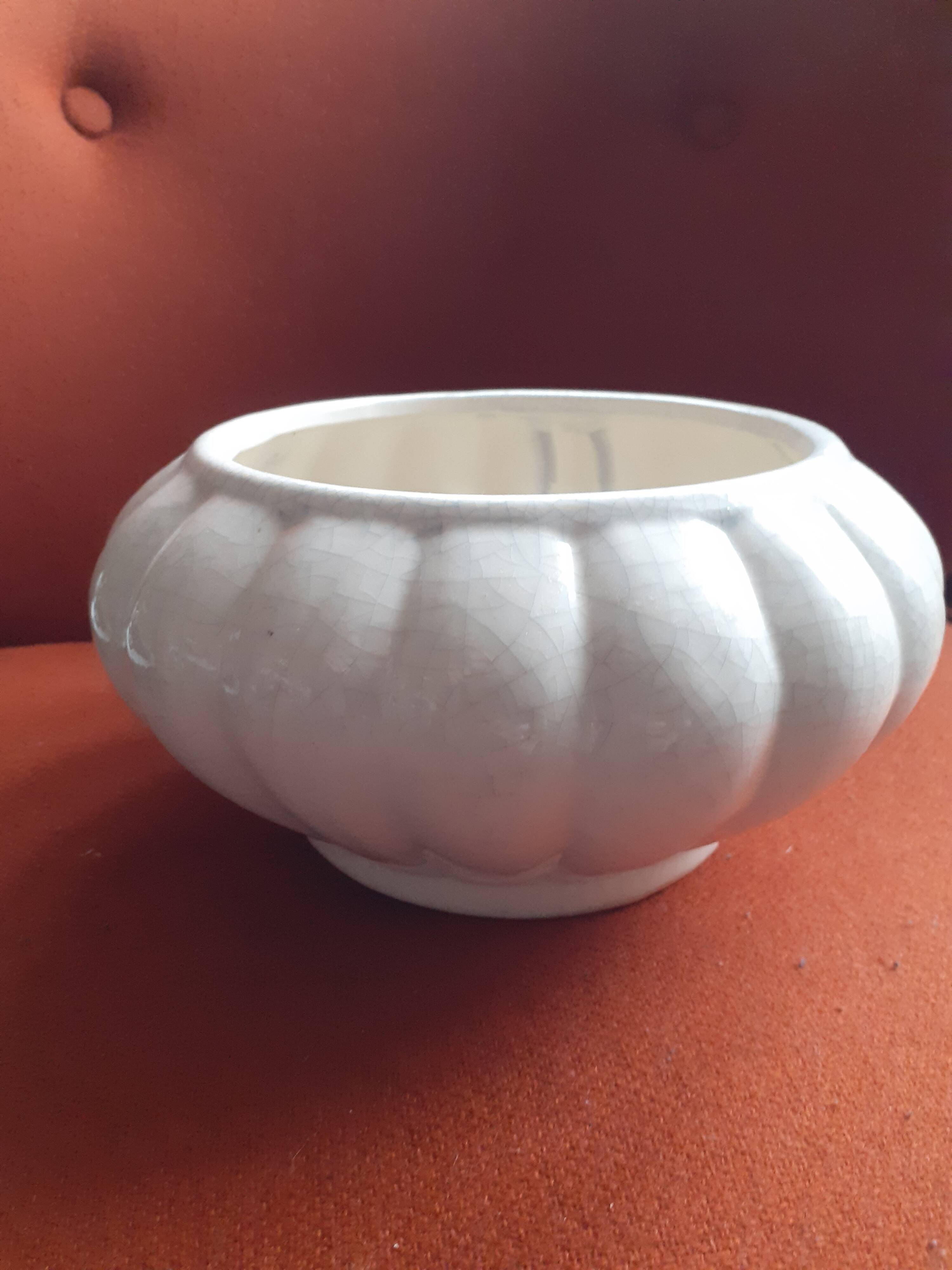 Vintage crackled effect ceramic