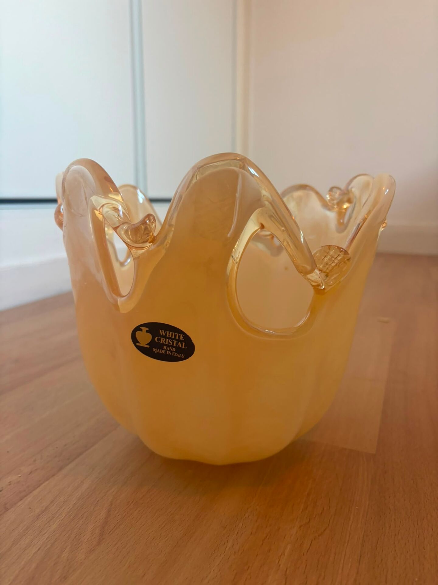 Superb white Murano crystal bowl handmade in Italy.