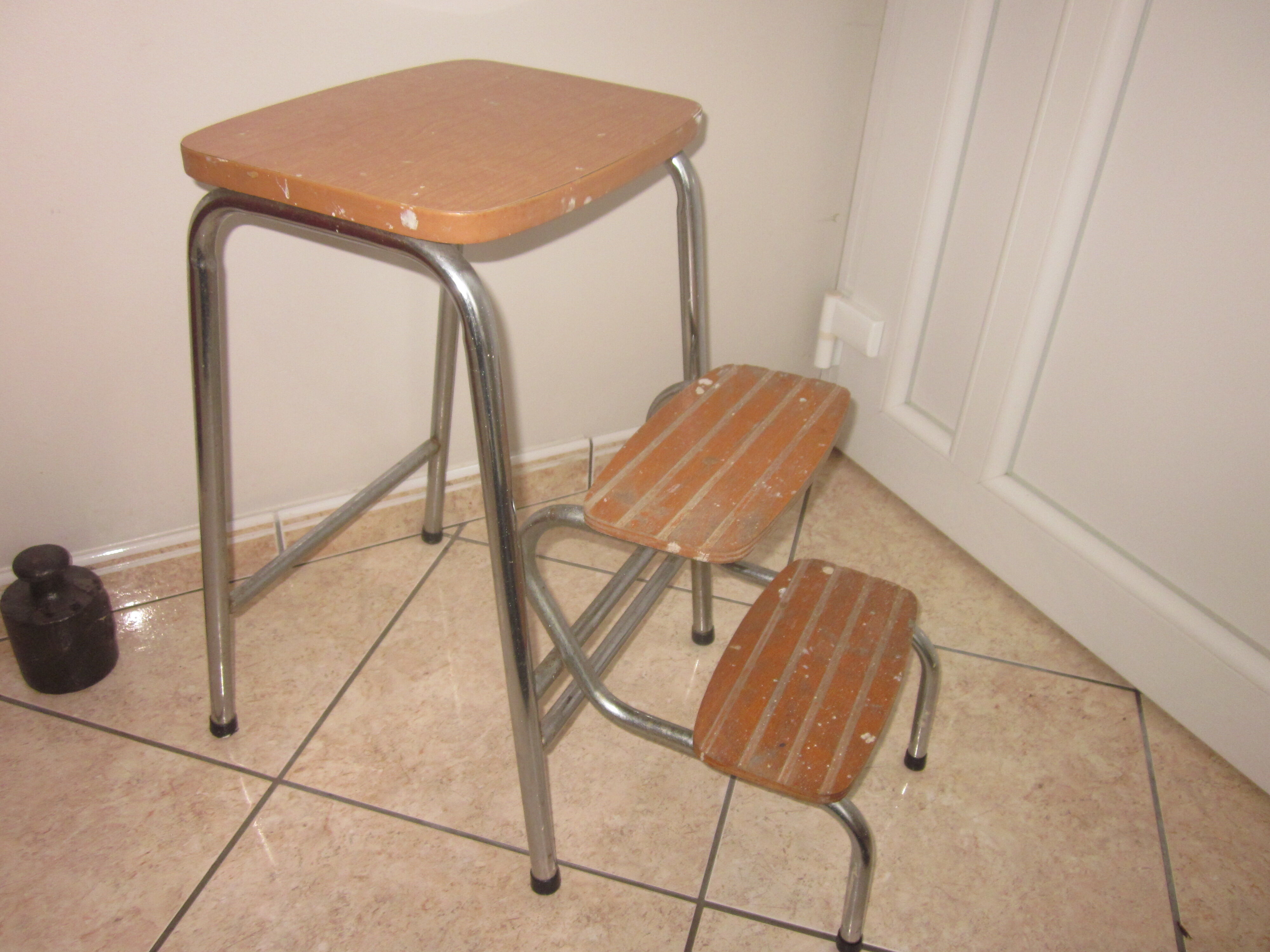Stepladder stool