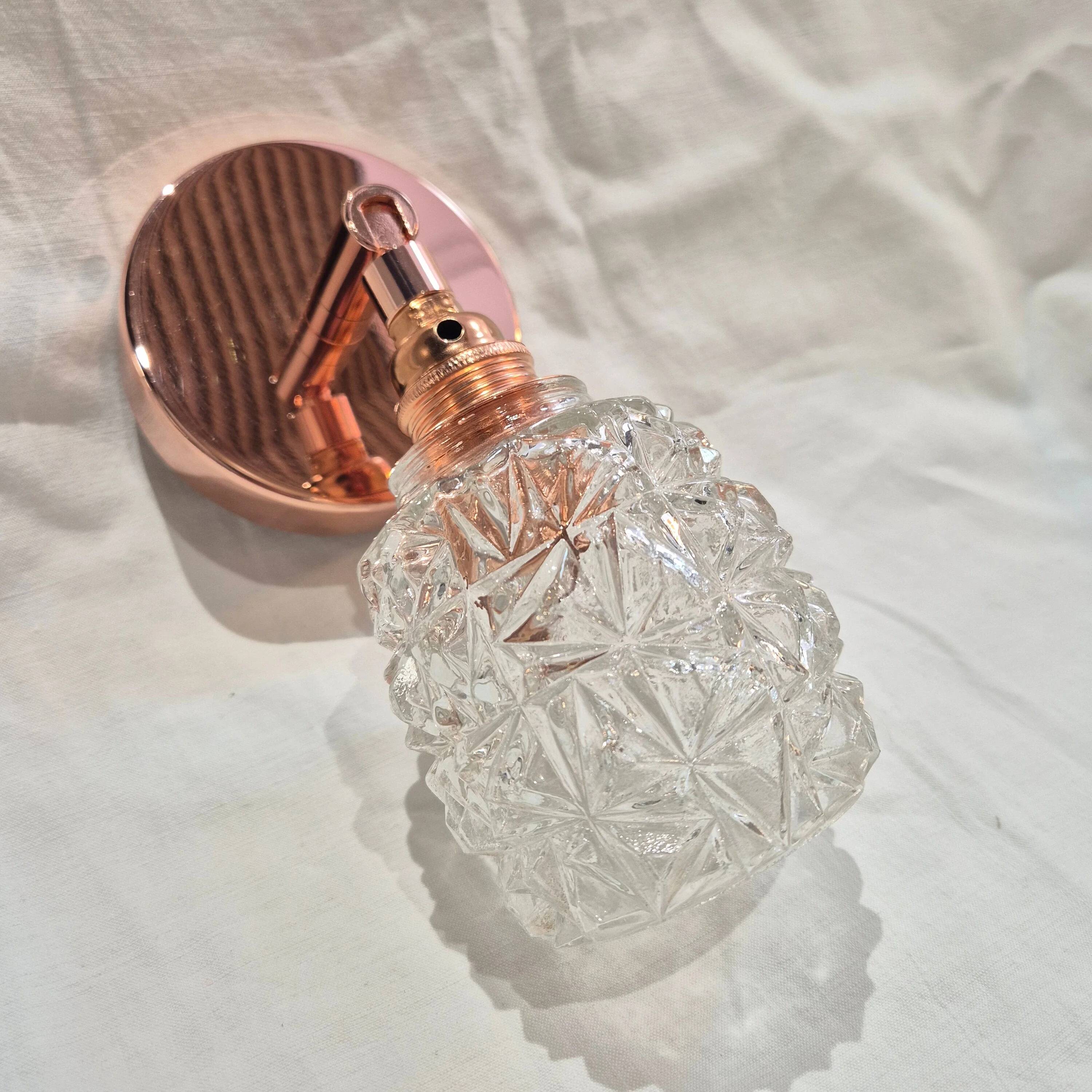 Applique murale en verre ancien