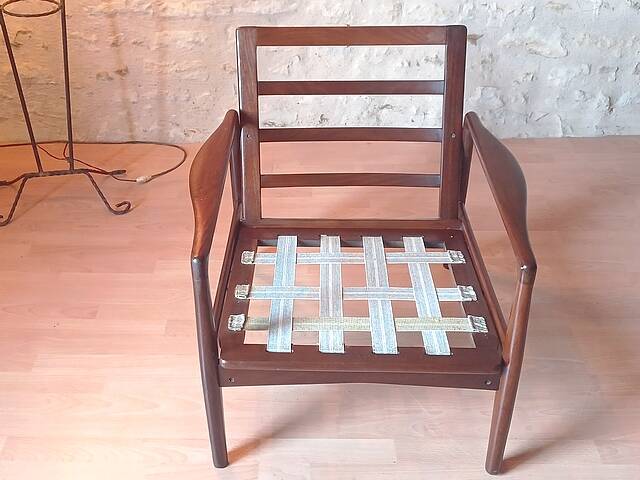 Scandinavian design armchair in solid teak vintage 1960s