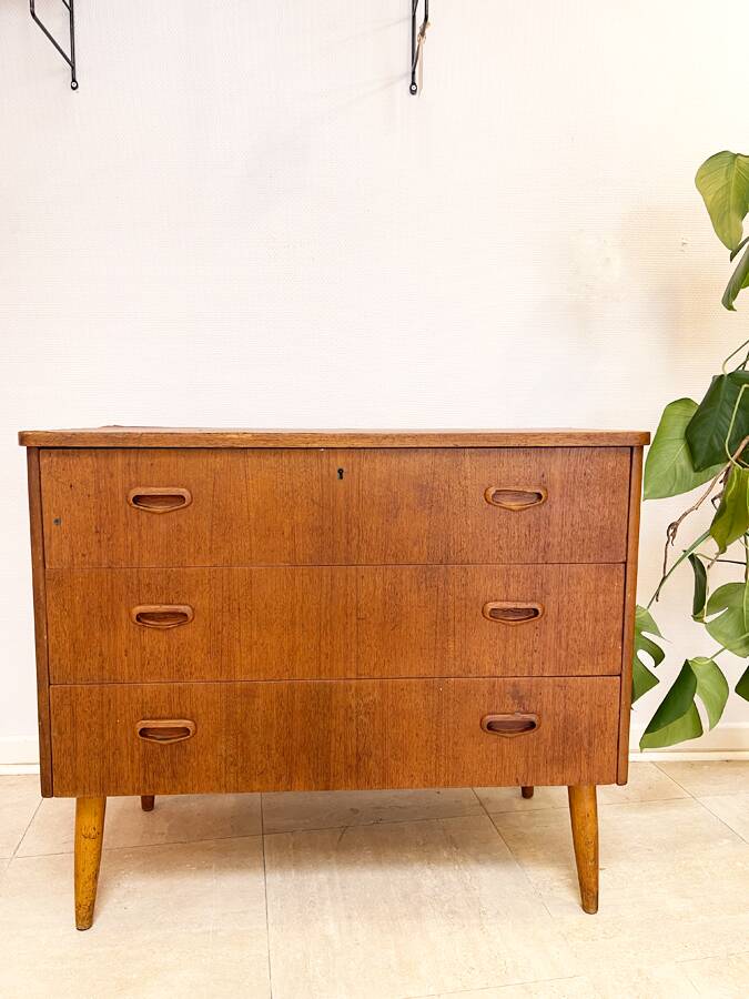 Small vintage Scandinavian chest of drawers in teak – 1960s
