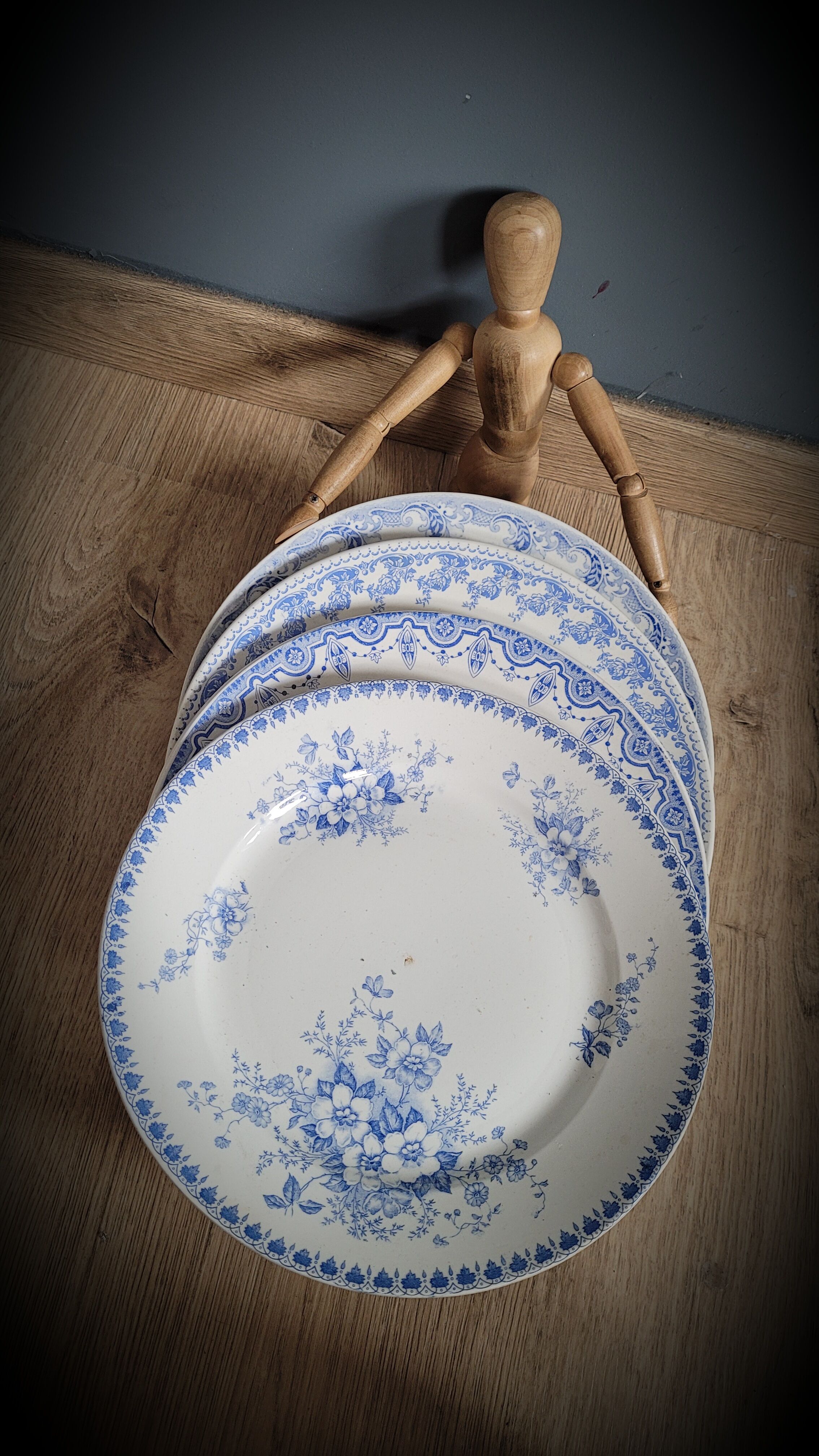 Set of 4 blue mismatched plates 2