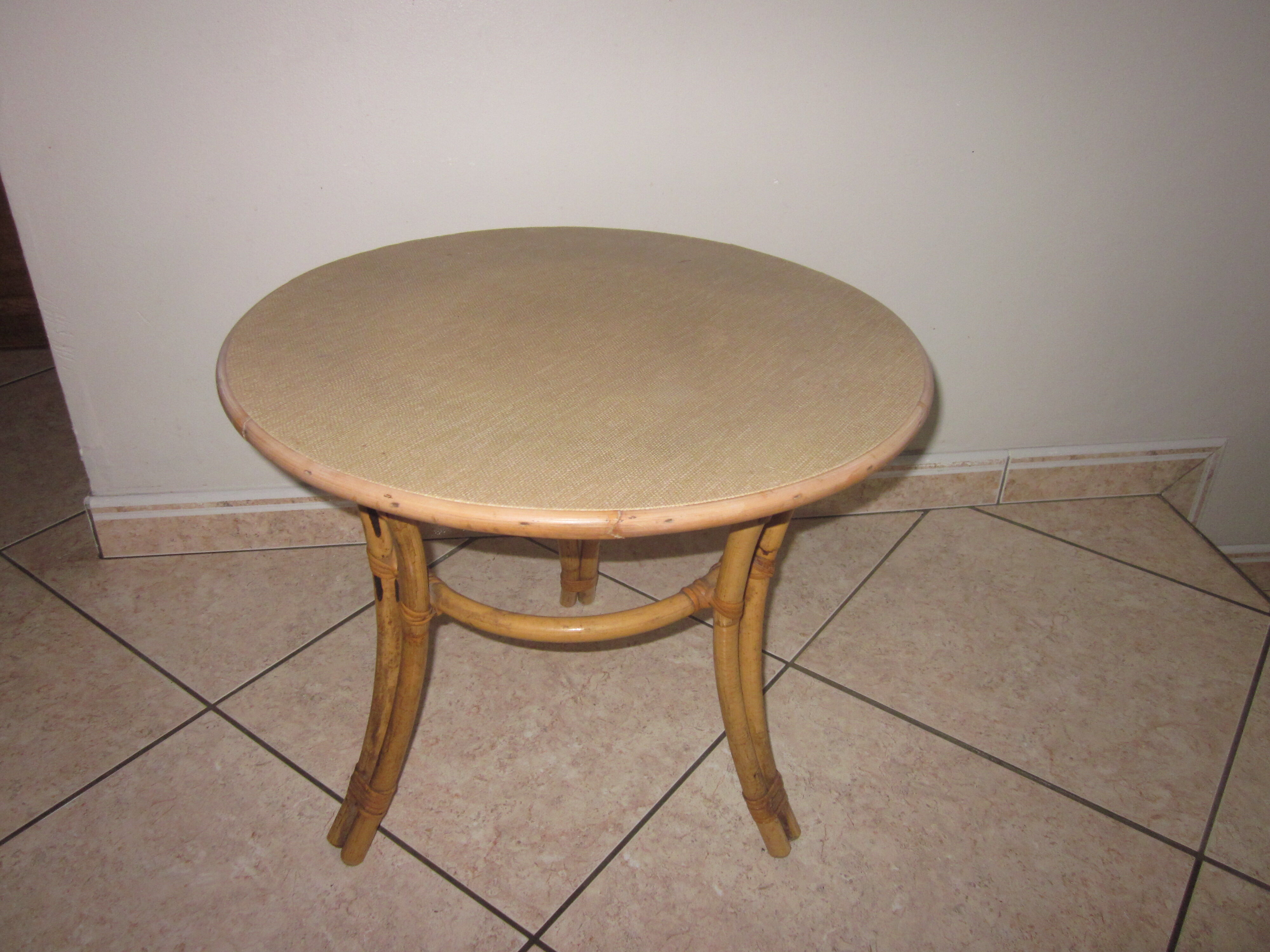 Table basse en rotin