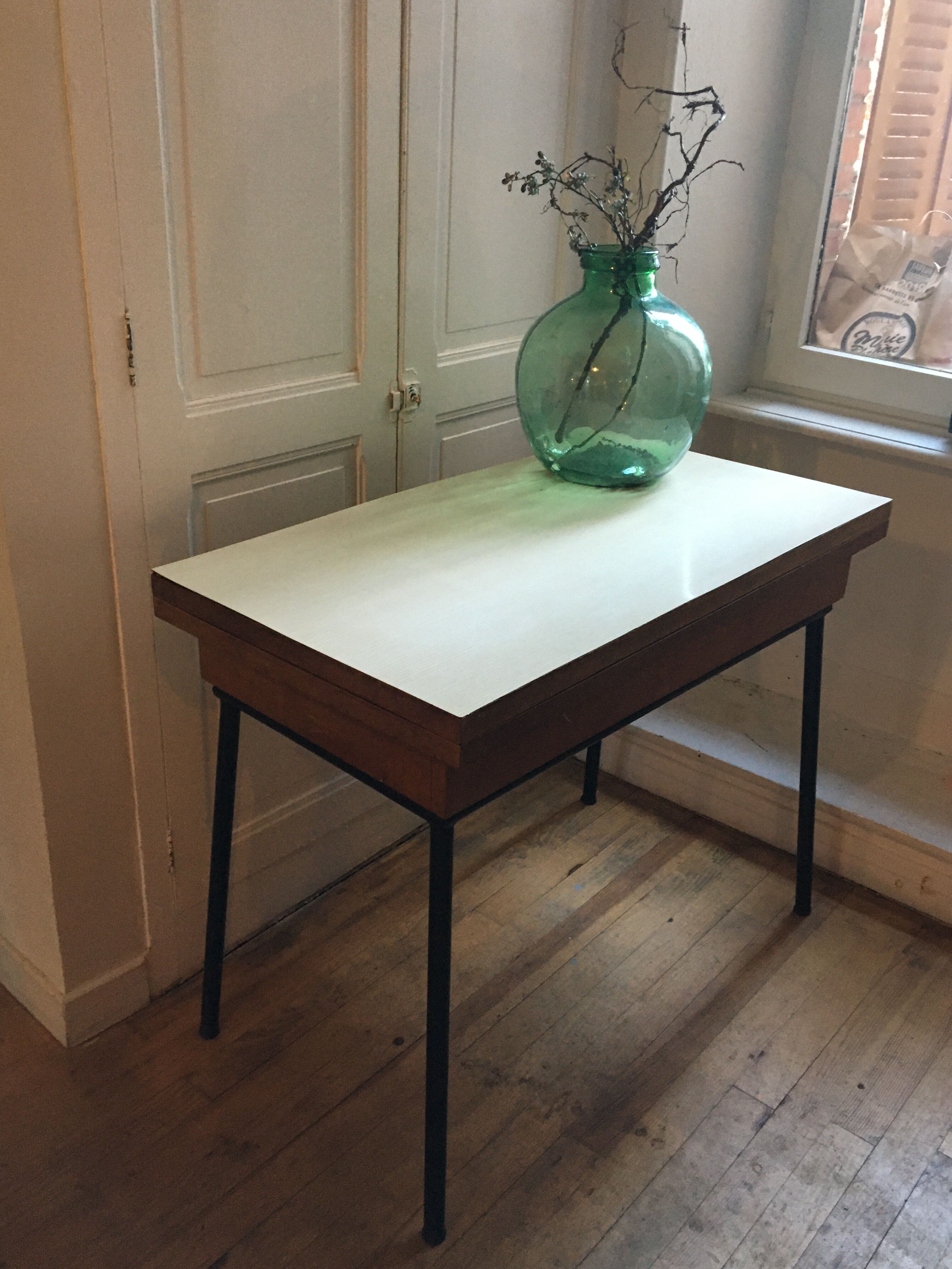 System table from the 1950s