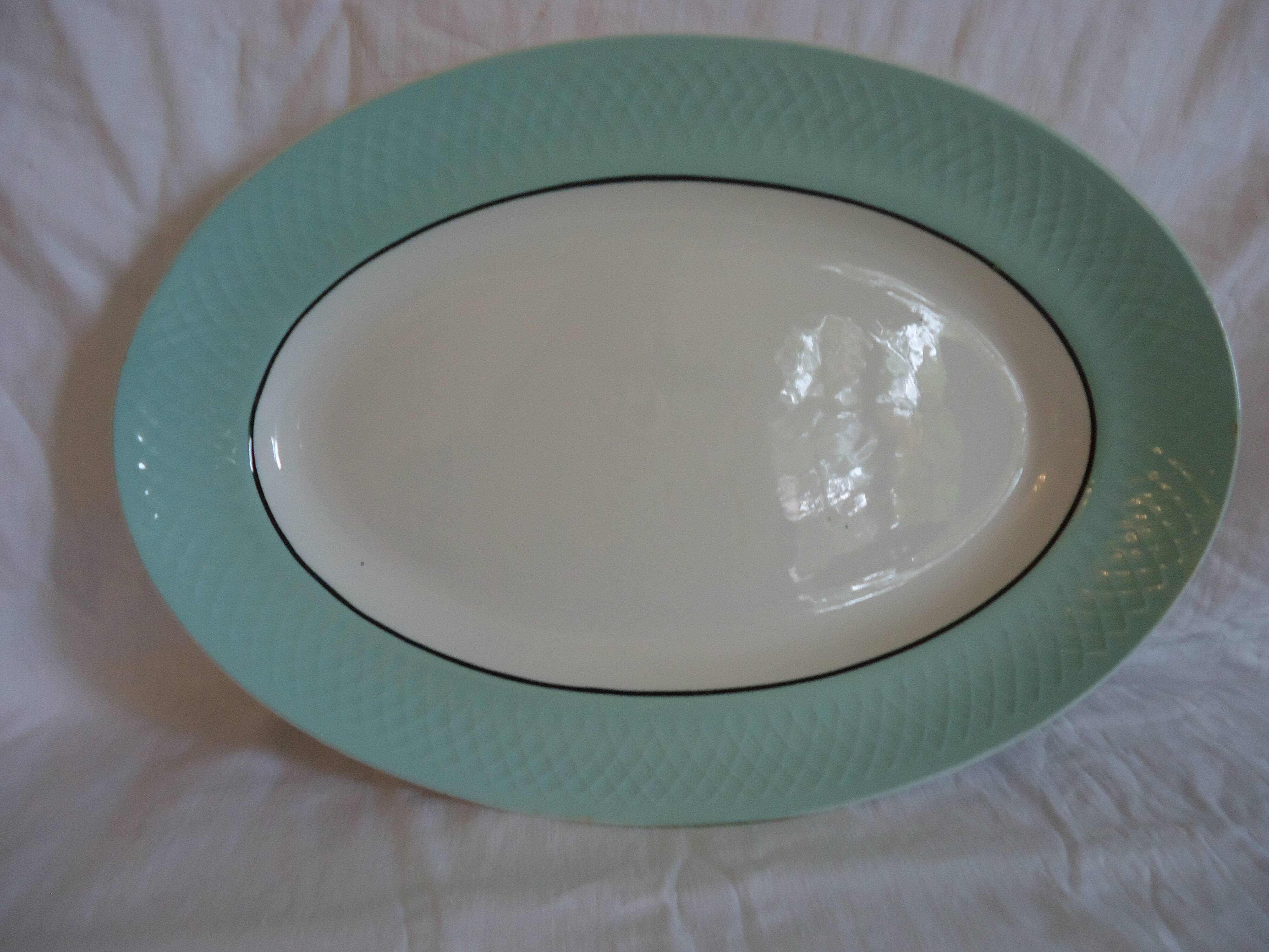 Moulin des loups oval serving dish, white with celadon-colored edges