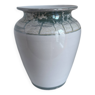 Set of 10 decorative items