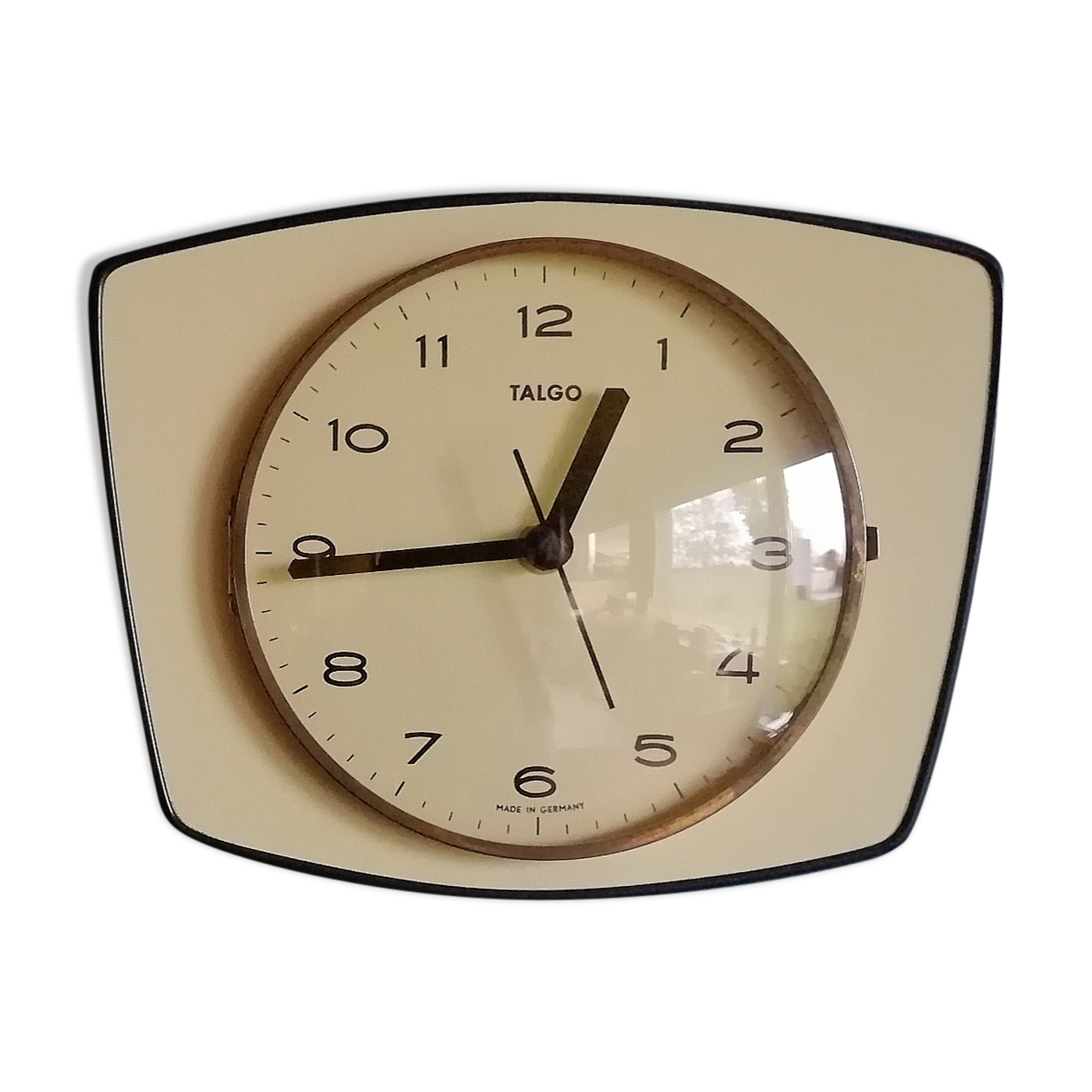 Vintage formica silent wall clock trapeze "Pale yellow Talgo"