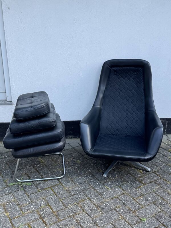 Fauteuil pivotant vintage Bramia avec repose-pieds