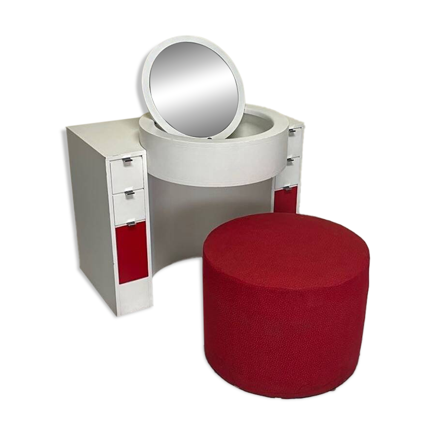 Bathroom toilet with a 70s pouf.
