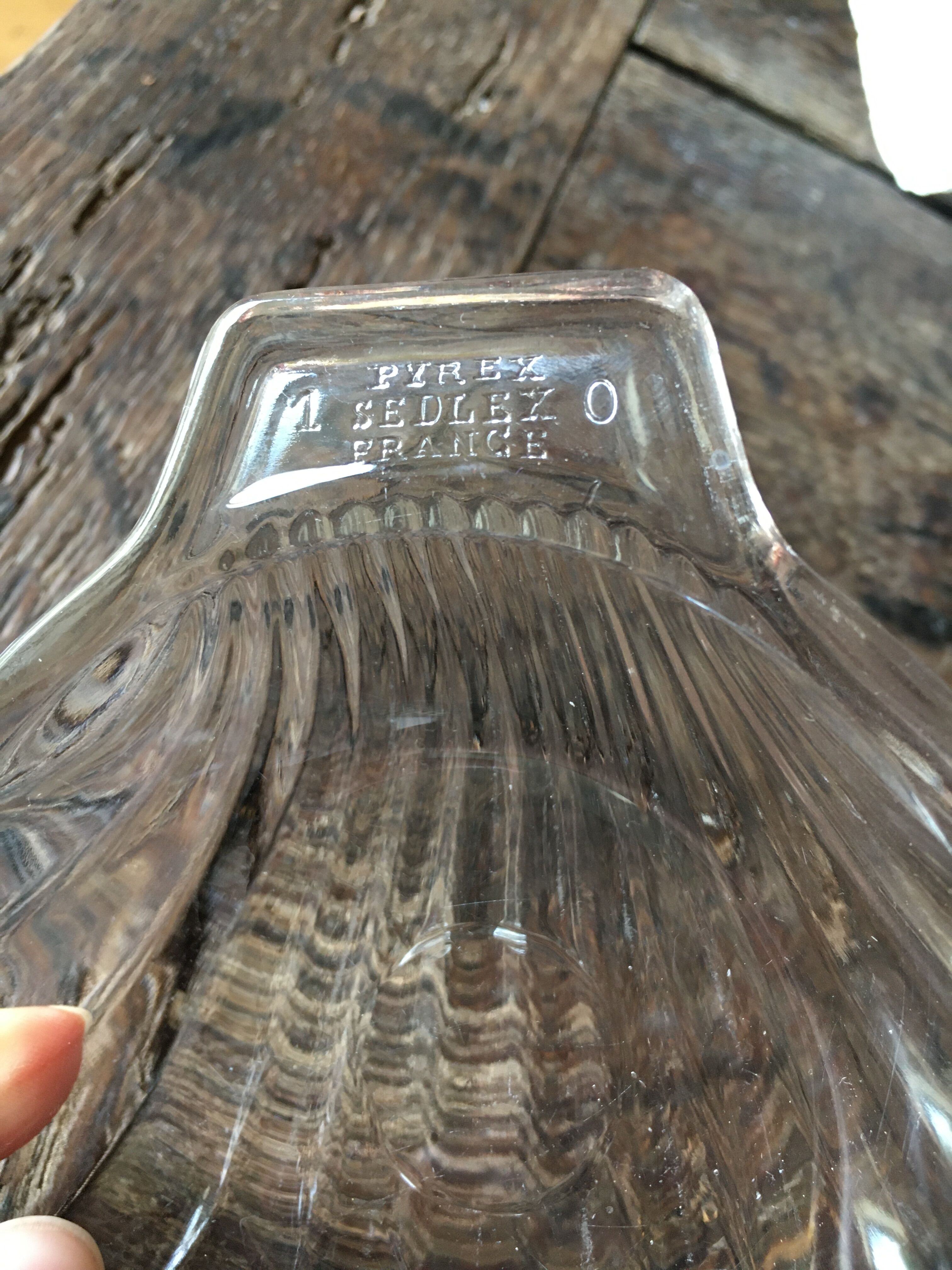 Lot of 12 scallops in Pyrex glass