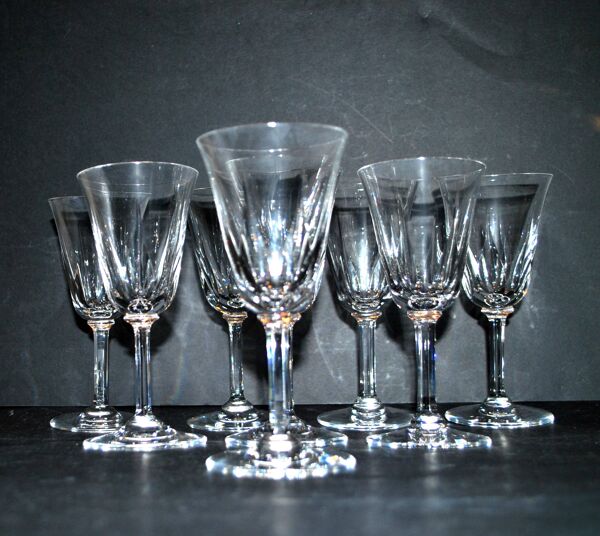 Lot de 8 verres à vin cerdagne en cristal taillé de saint louis h13cm