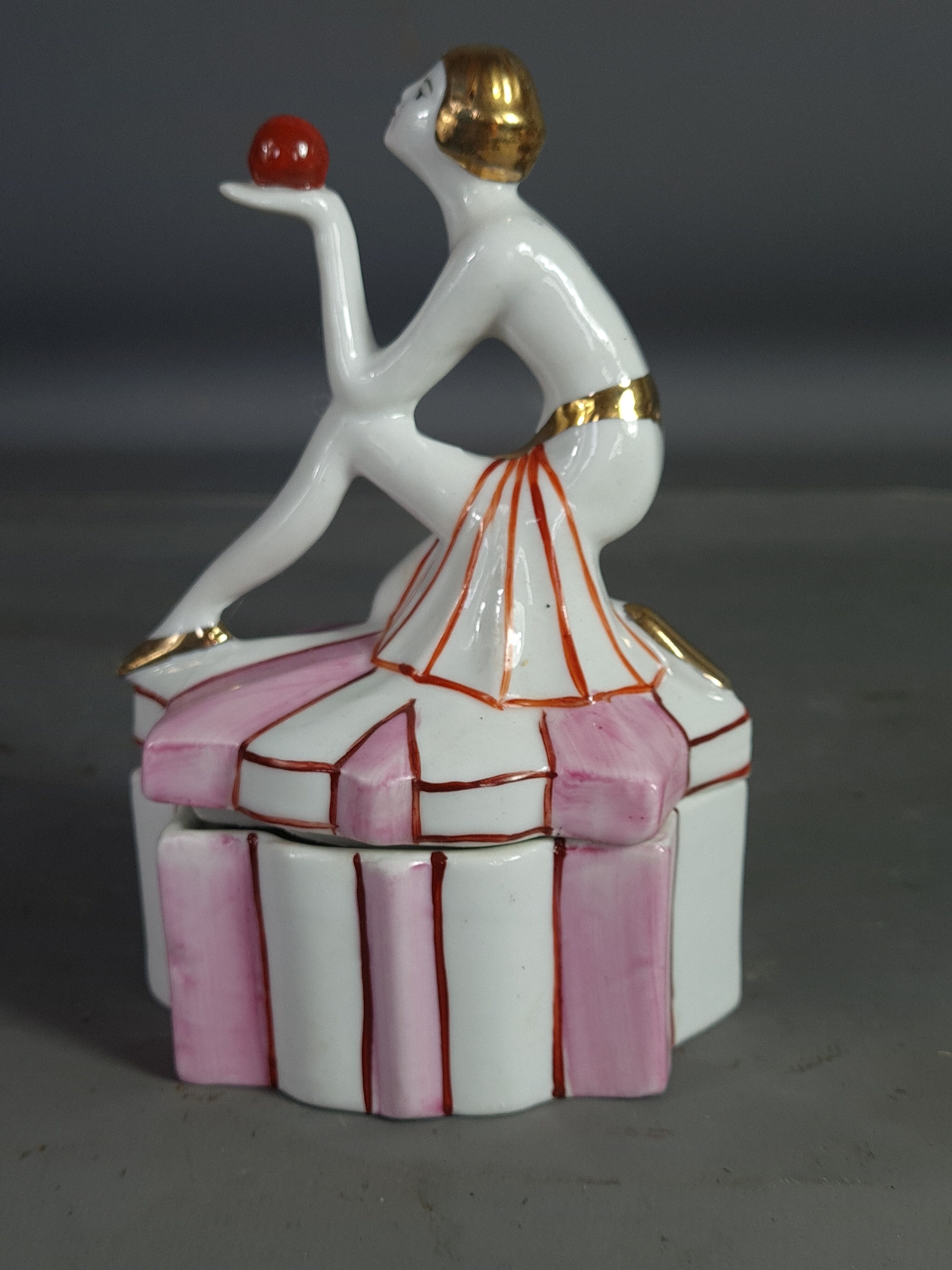 Box or candy porcelain Art Deco style