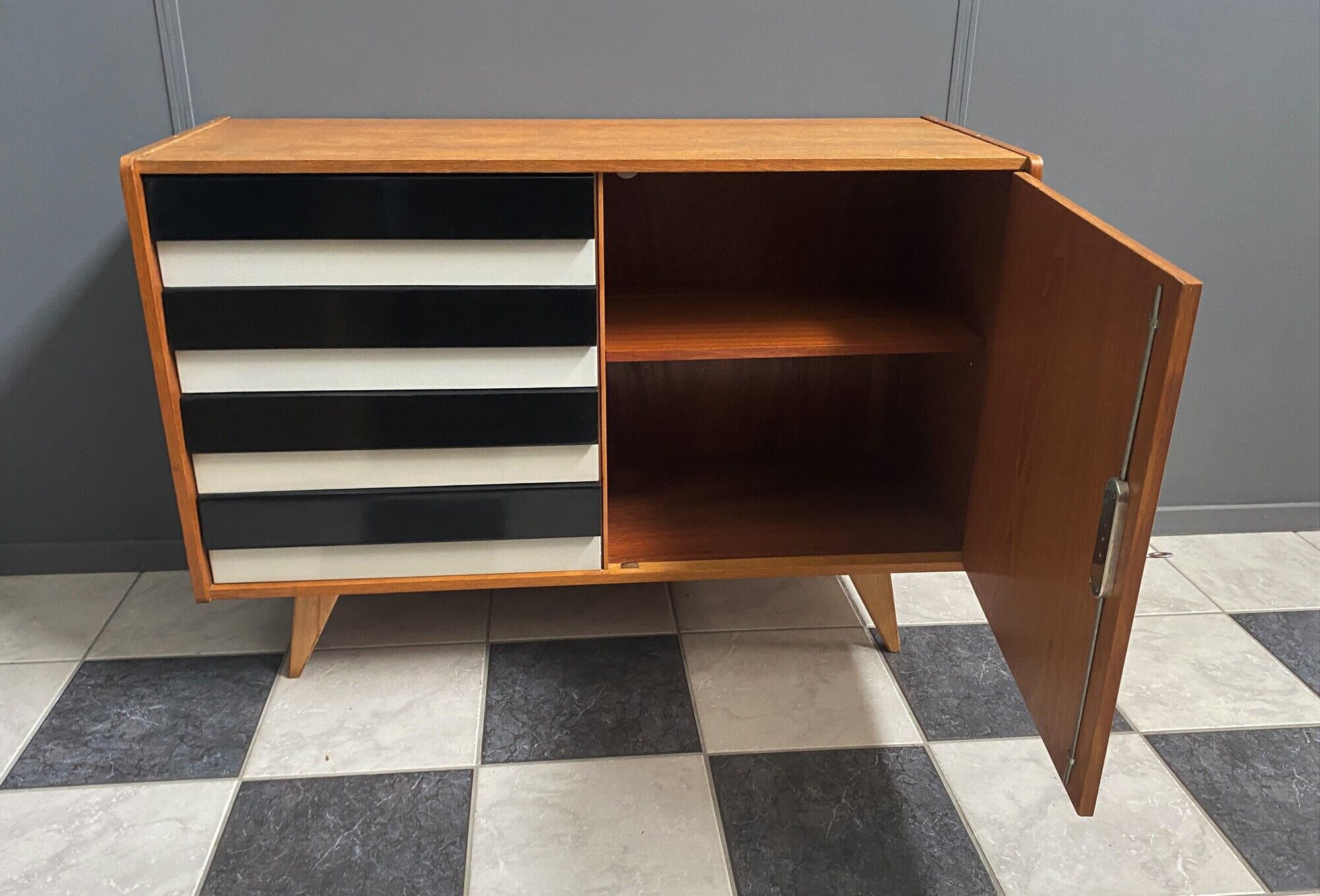 Jiri Jiroutek sideboard model U458 1960s