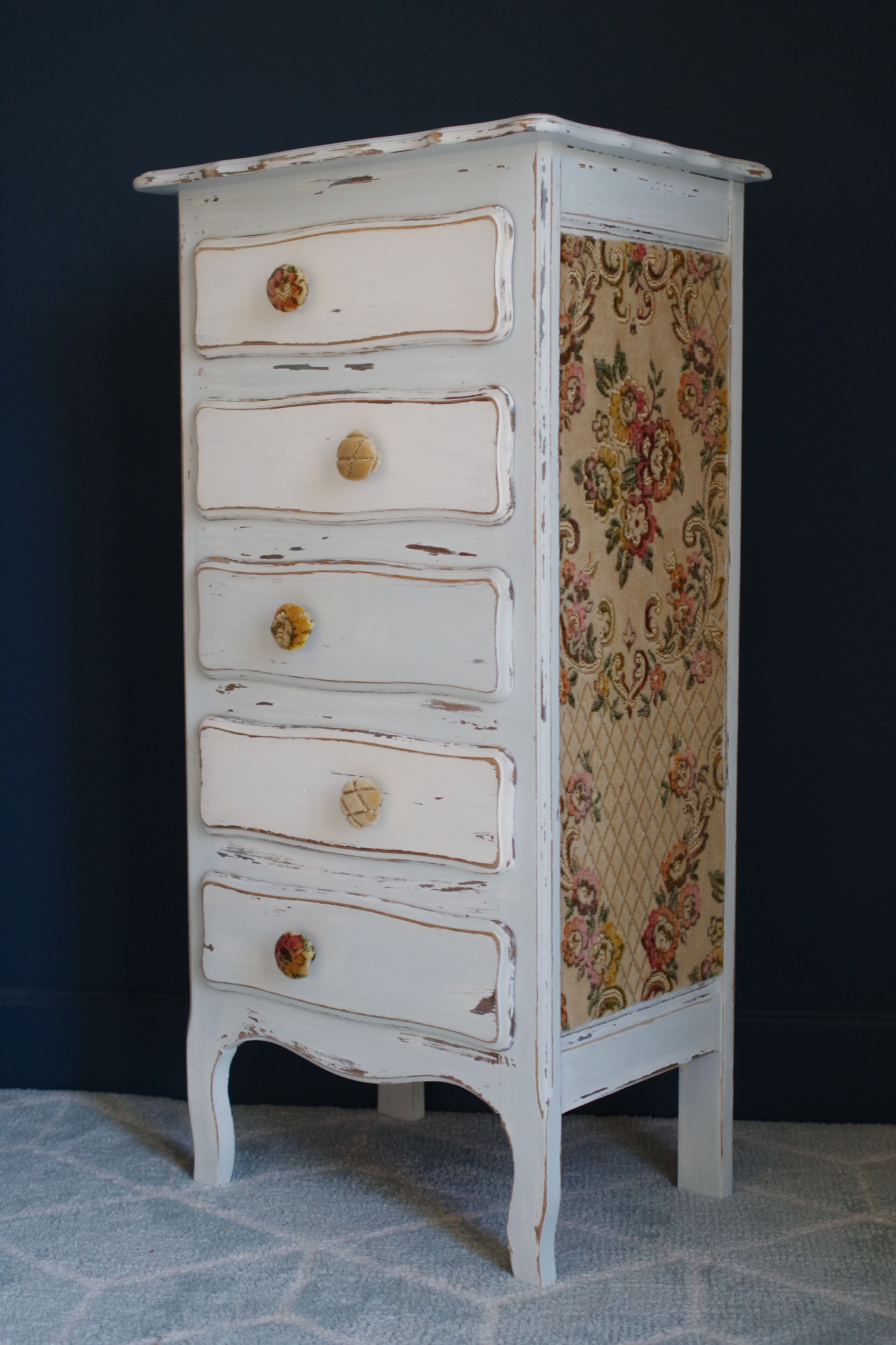 Semainier chest of drawers skated high wood blue and white - floral patterns