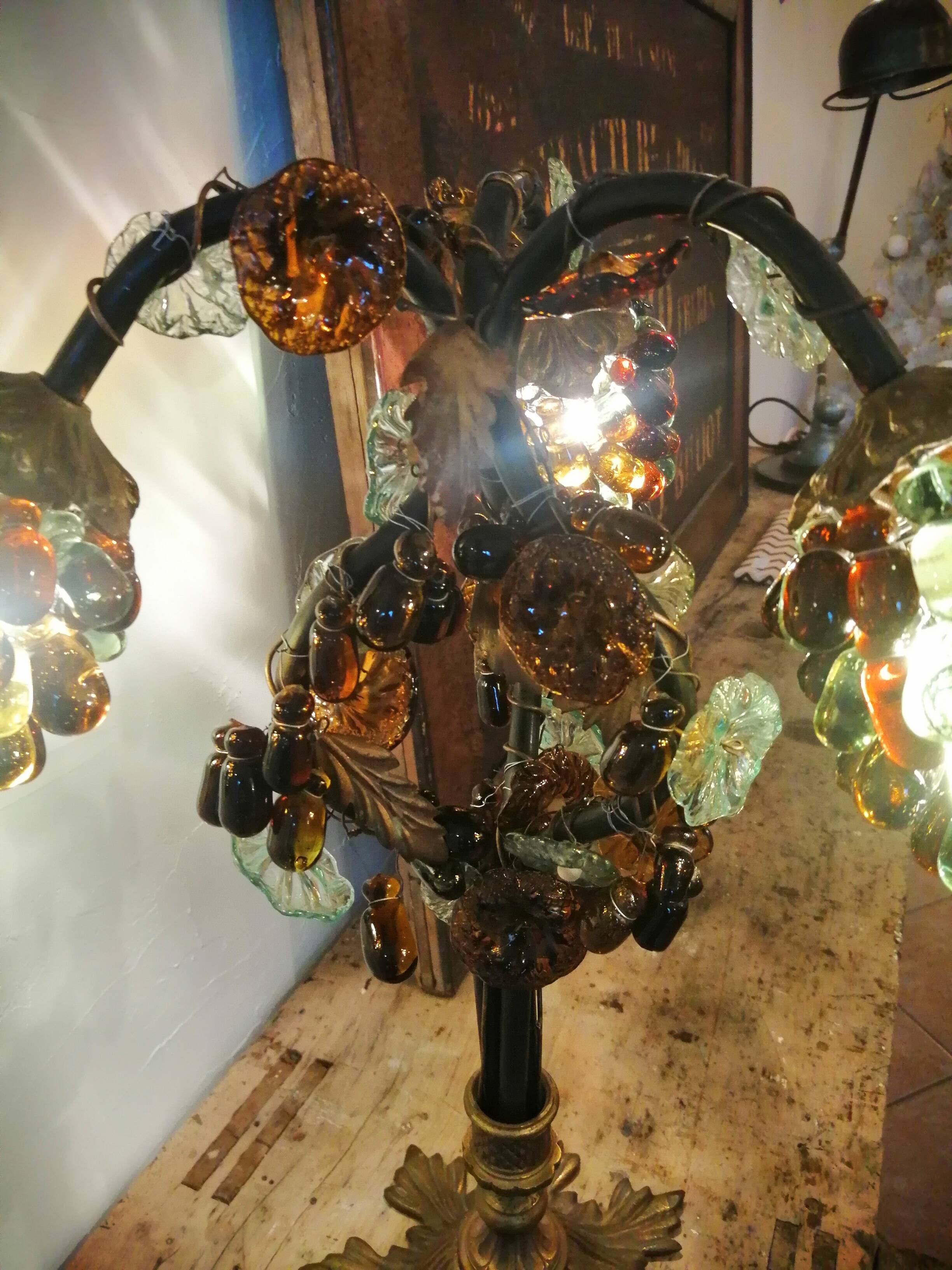 Art deco lamp, bunches of grapes in Murano glass, bronze base