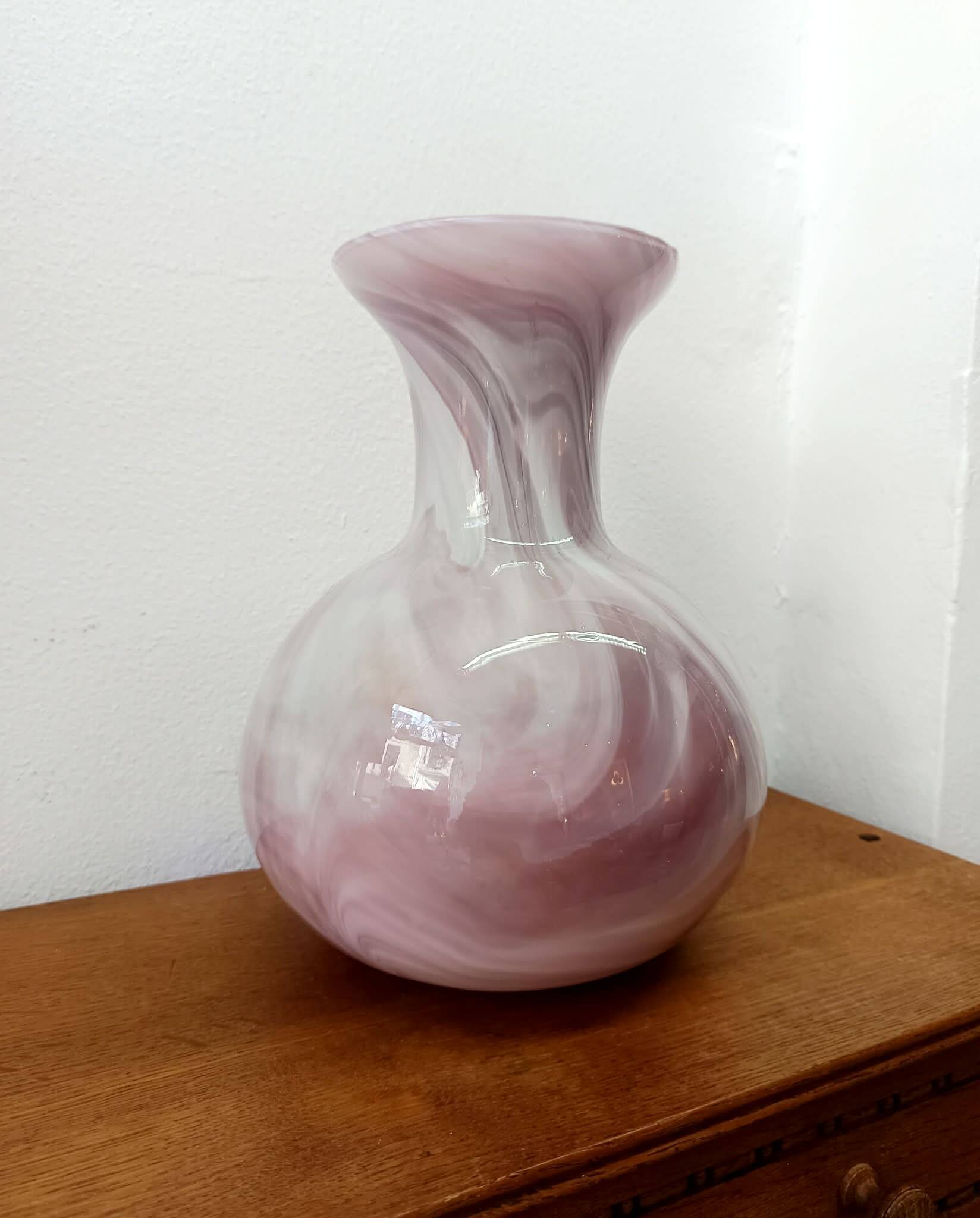 Vintage pink Murano glass vase style